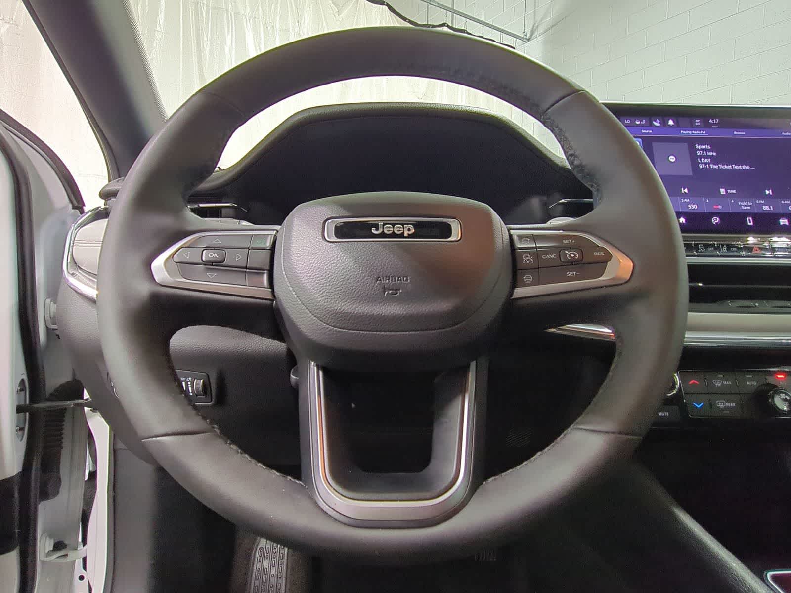 Thumbnail: 2023 Jeep Compass - 22