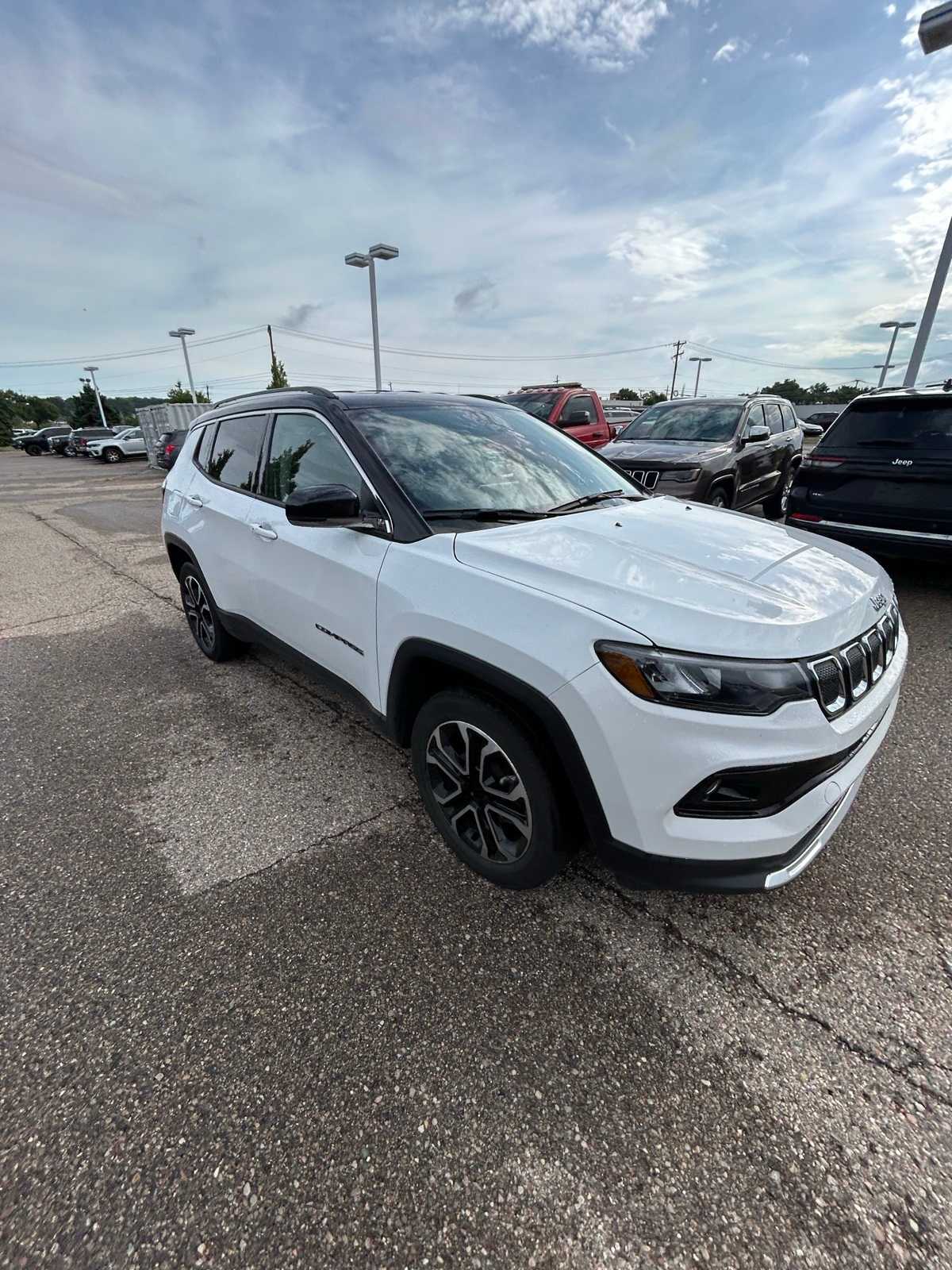 Thumbnail: 2022 Jeep Compass - 10