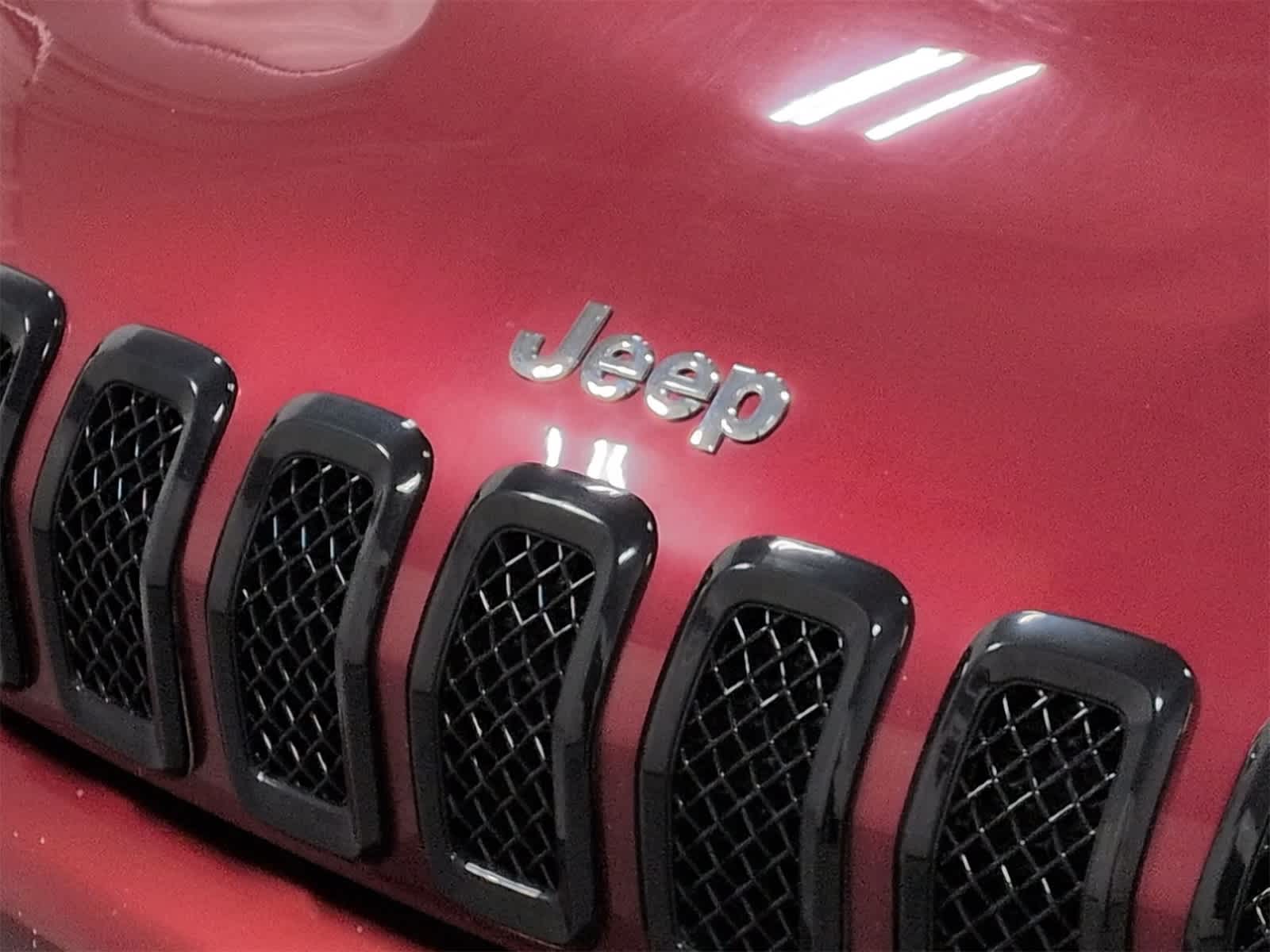 Thumbnail: 2015 Jeep Cherokee - 12