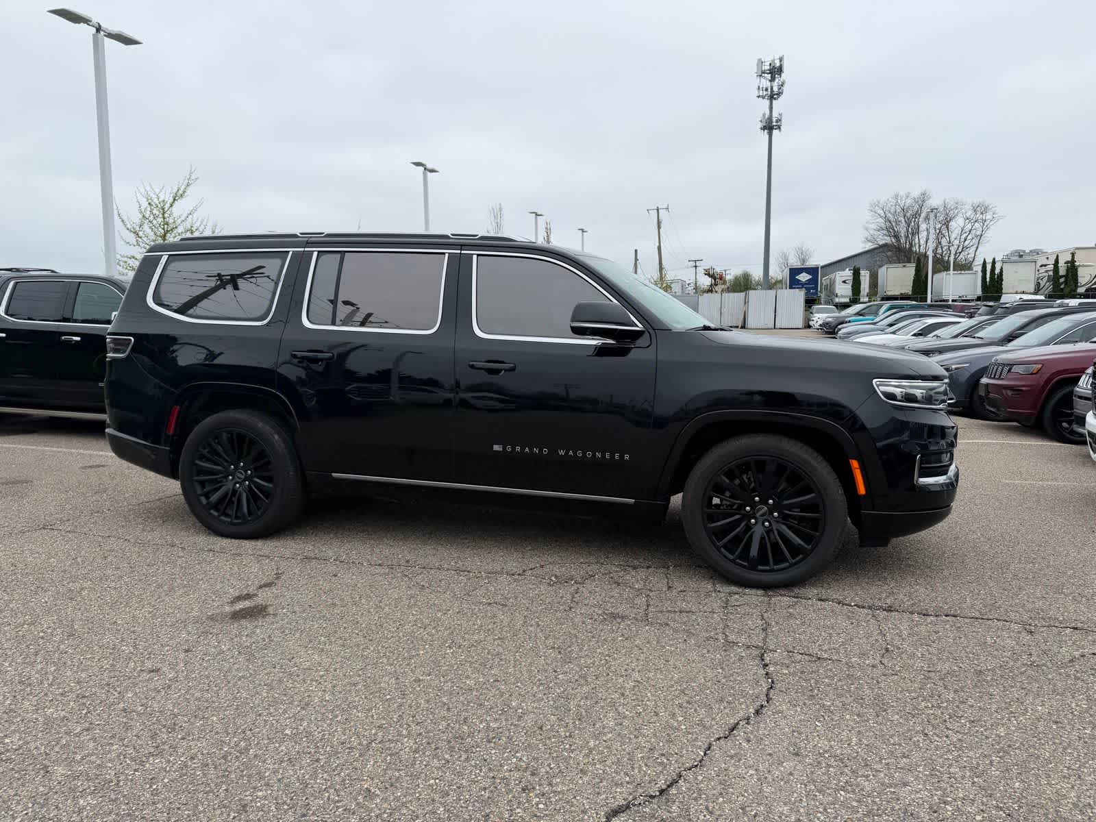 Thumbnail: 2022 Jeep Grand Wagoneer - 7
