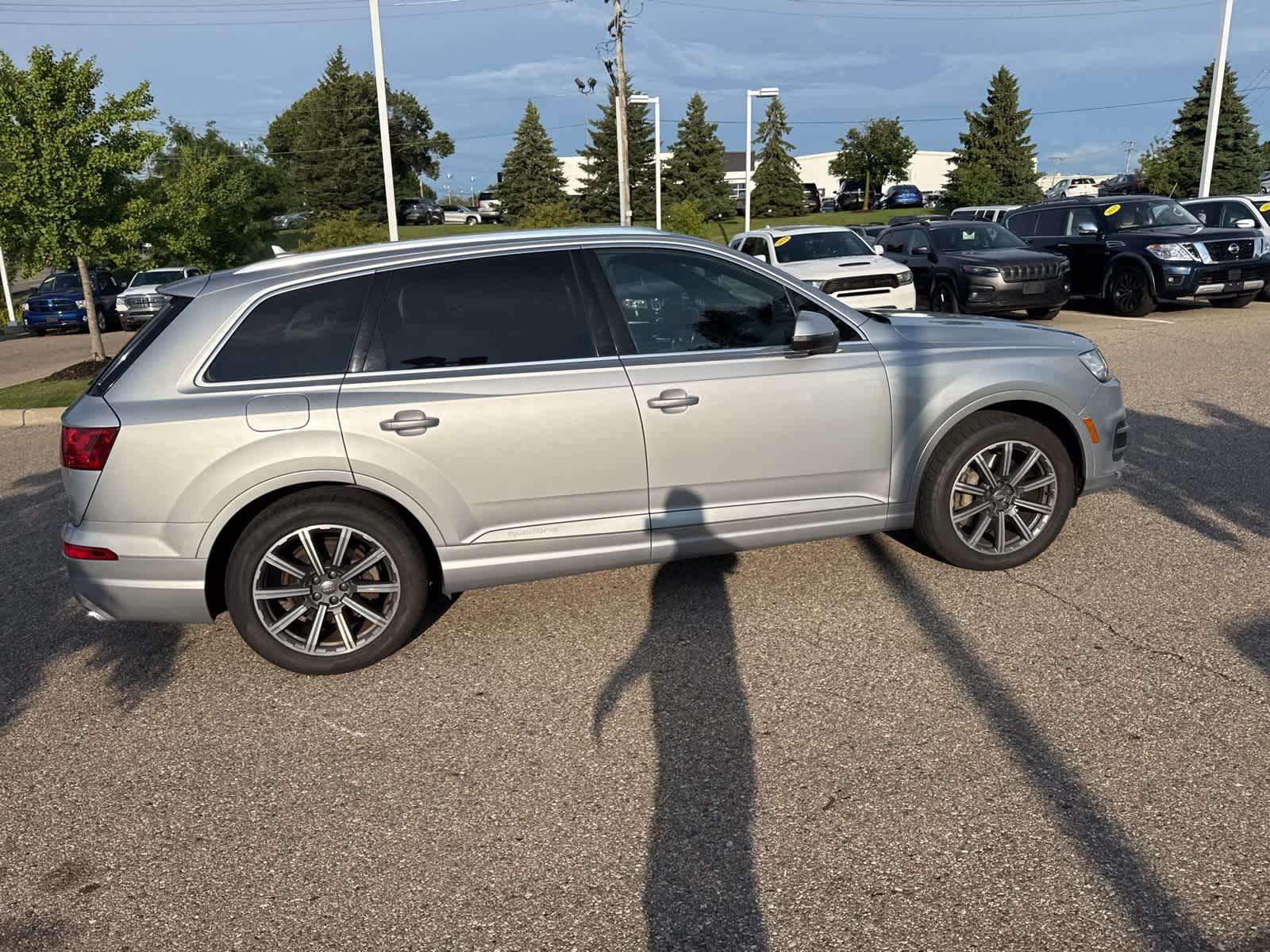 Thumbnail: 2017 Audi Q7 - 12