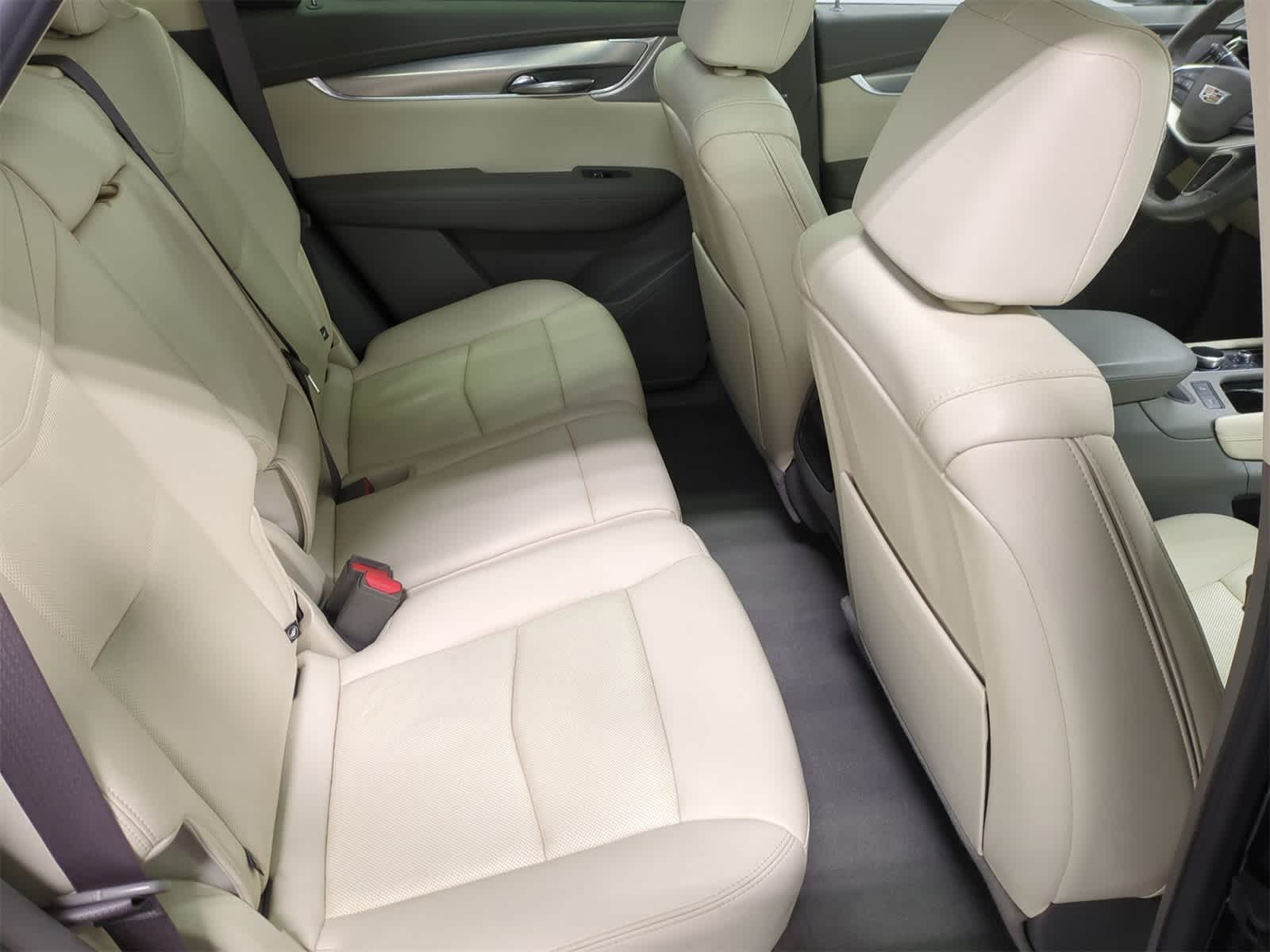 Thumbnail: 2021 Cadillac XT5 - 22