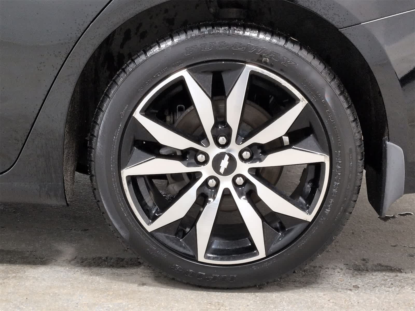 Thumbnail: 2018 Chevrolet Malibu - 14