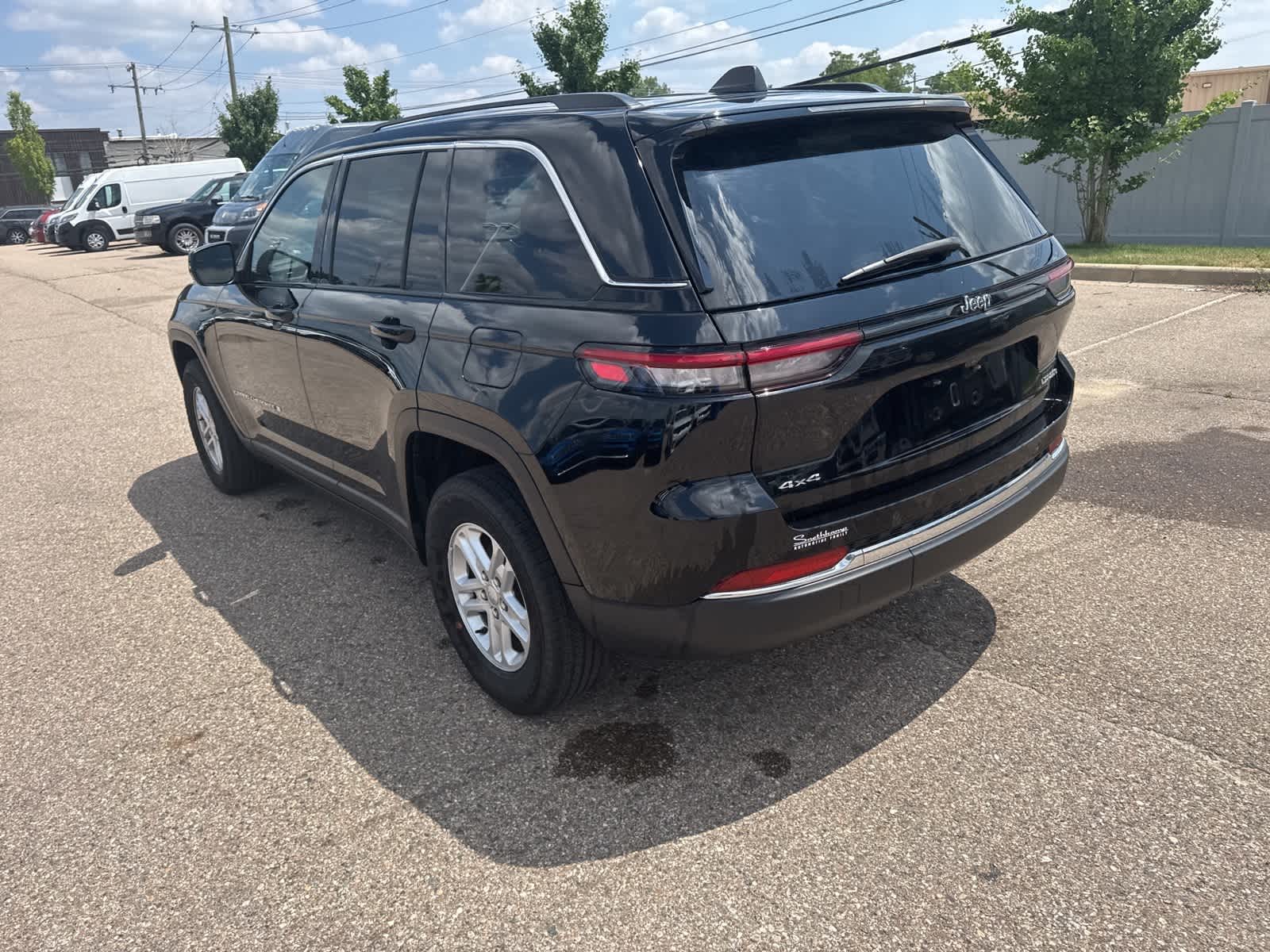 Thumbnail: 2023 Jeep Grand Cherokee - 21