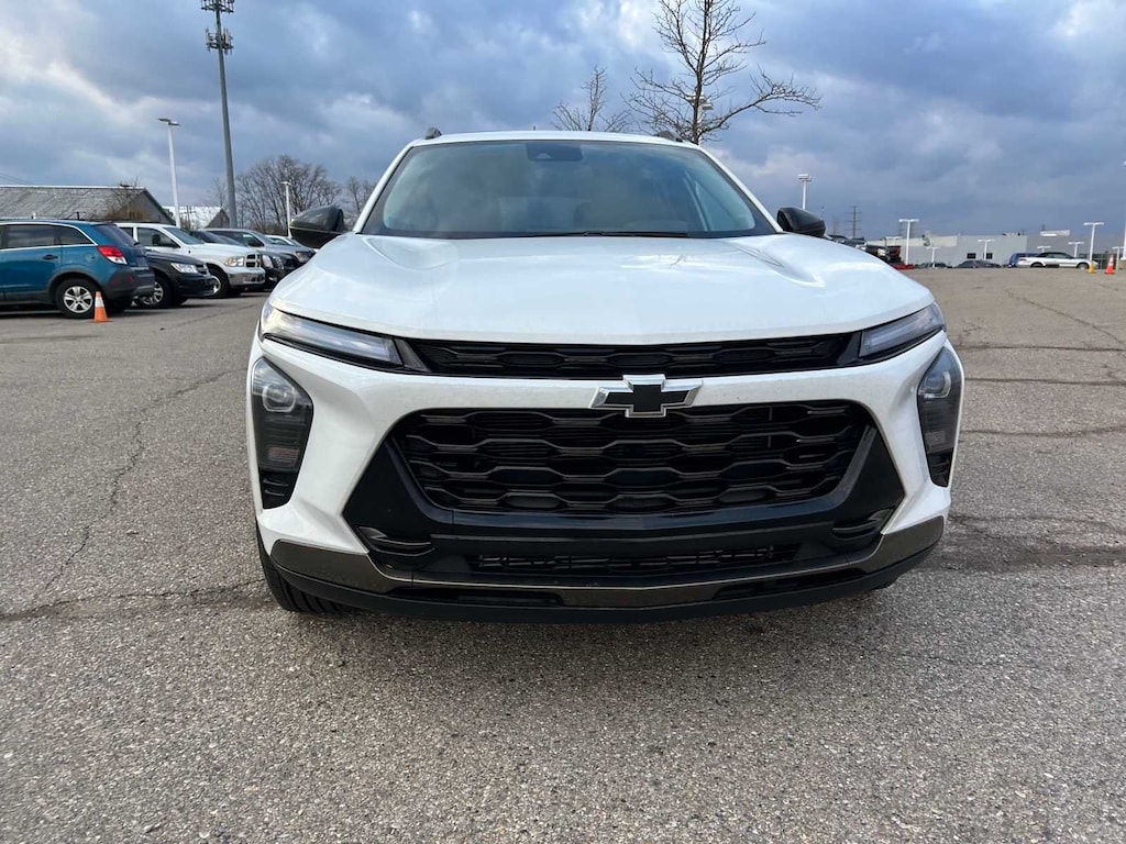 Used 2025 Chevrolet Trax Activ SUV