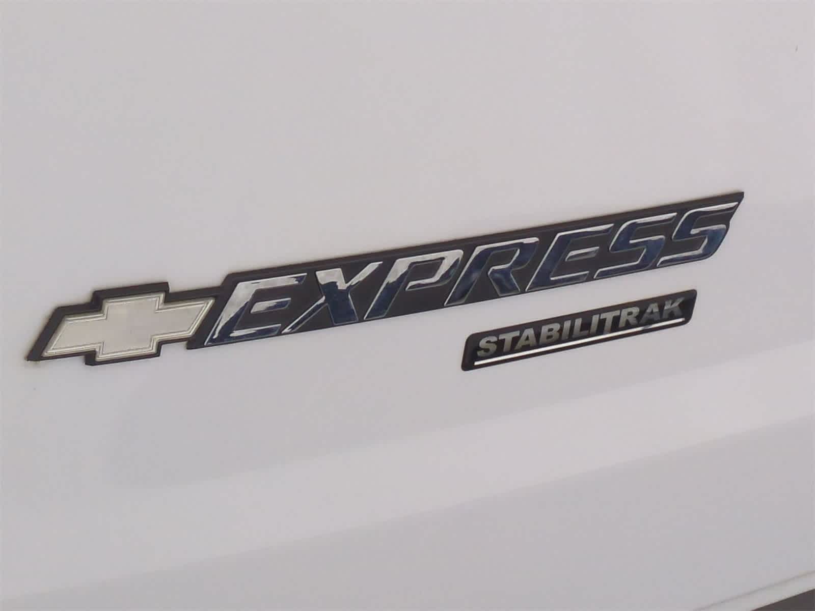 Thumbnail: 2016 Chevrolet Express - 12