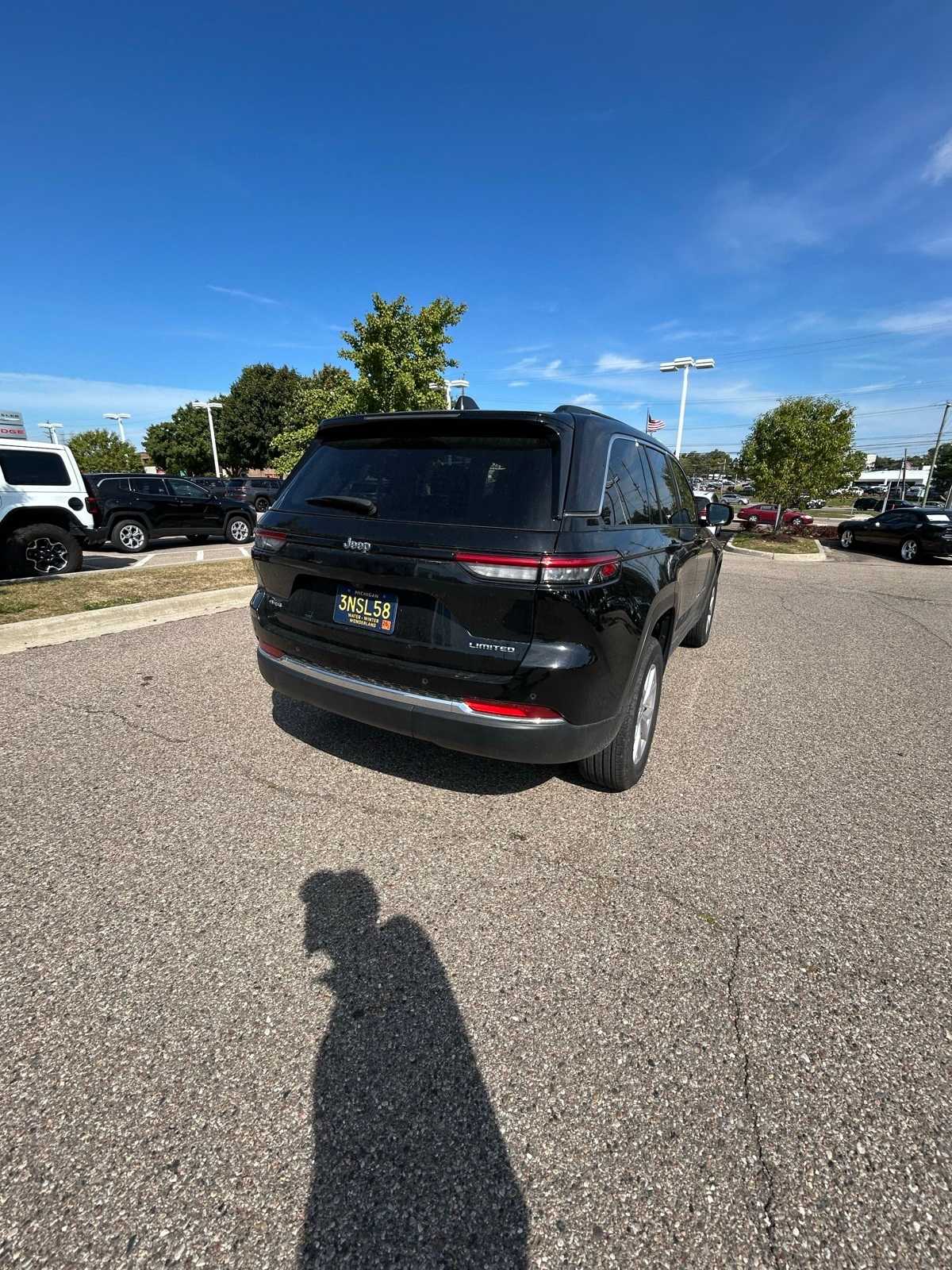 Thumbnail: 2022 Jeep Grand Cherokee - 21