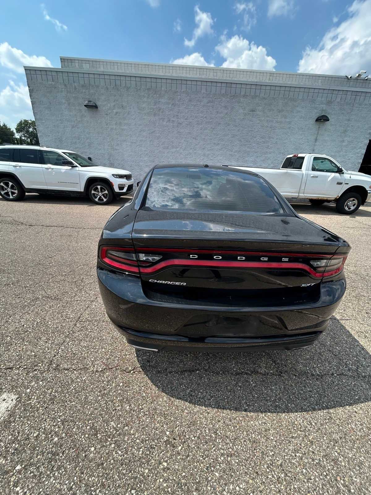 Thumbnail: 2015 Dodge Charger - 23