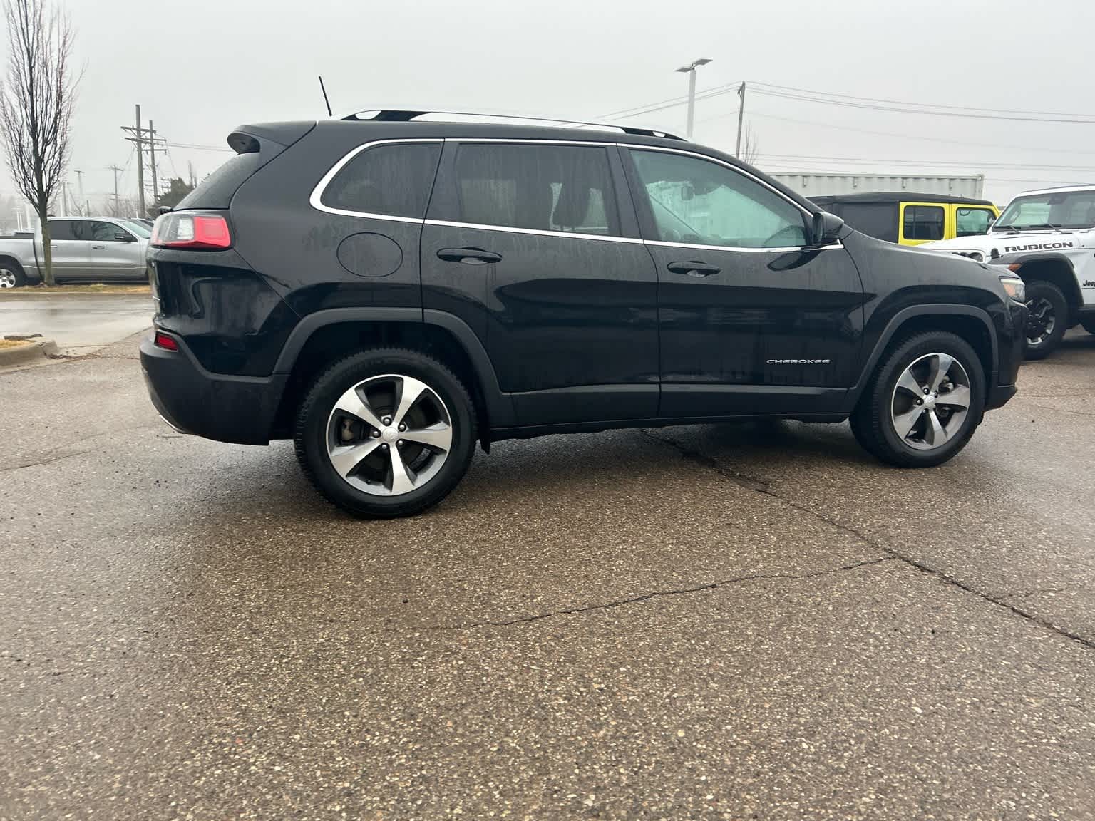 Thumbnail: 2021 Jeep Cherokee - 13