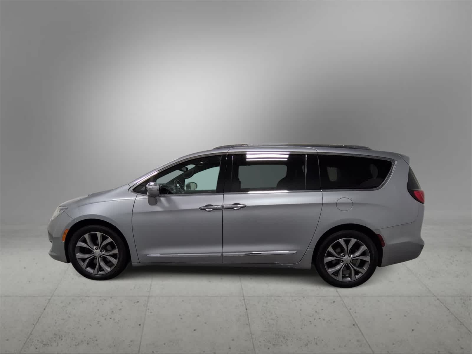 Thumbnail: 2020 Chrysler Pacifica - 5