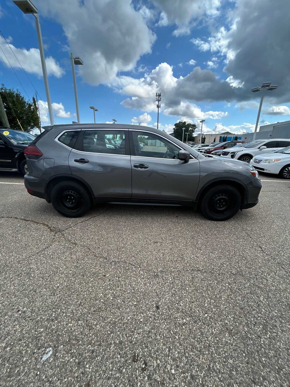 Thumbnail: 2019 Nissan Rogue - 12