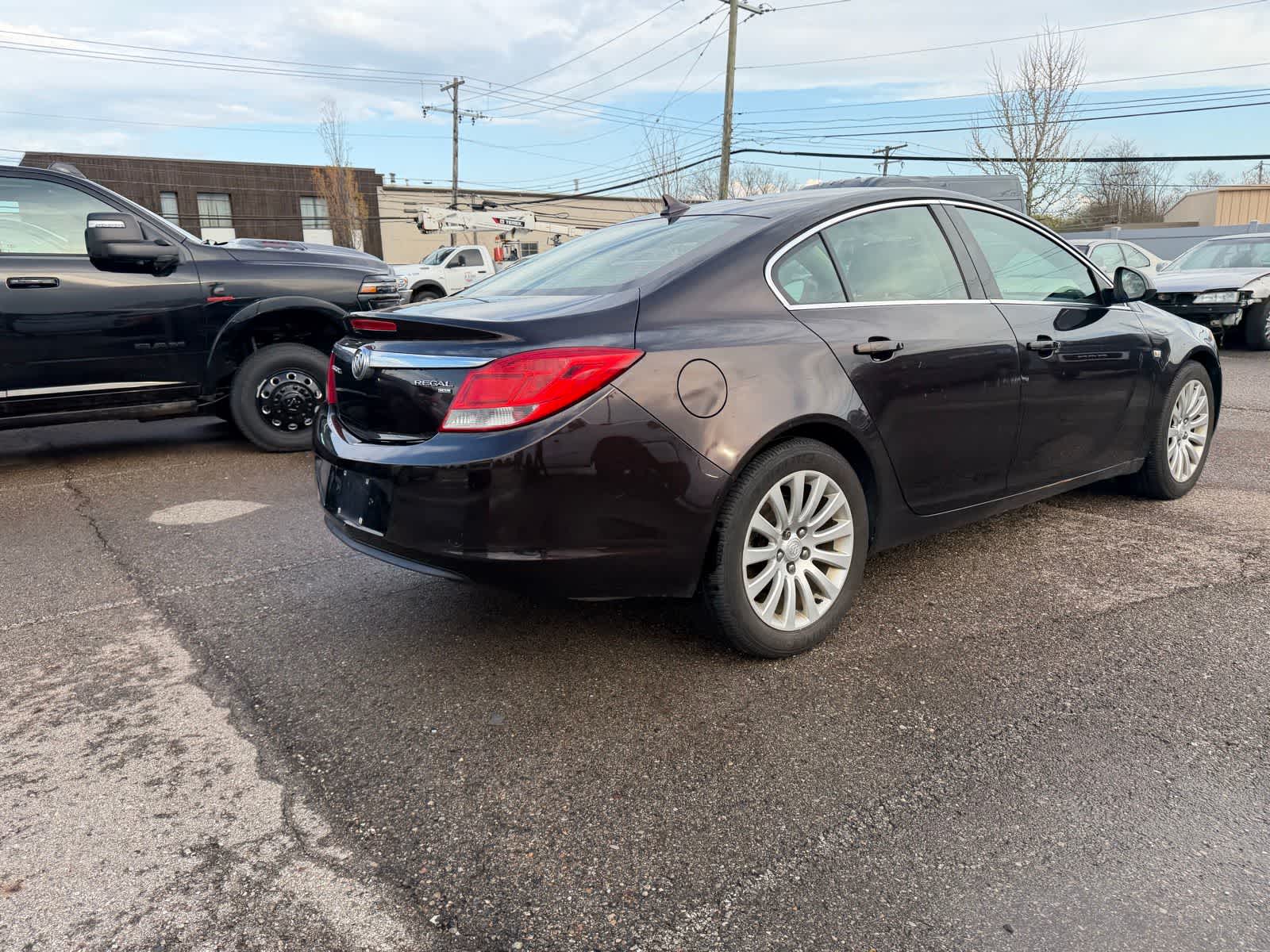 Thumbnail: 2011 Buick Regal - 20