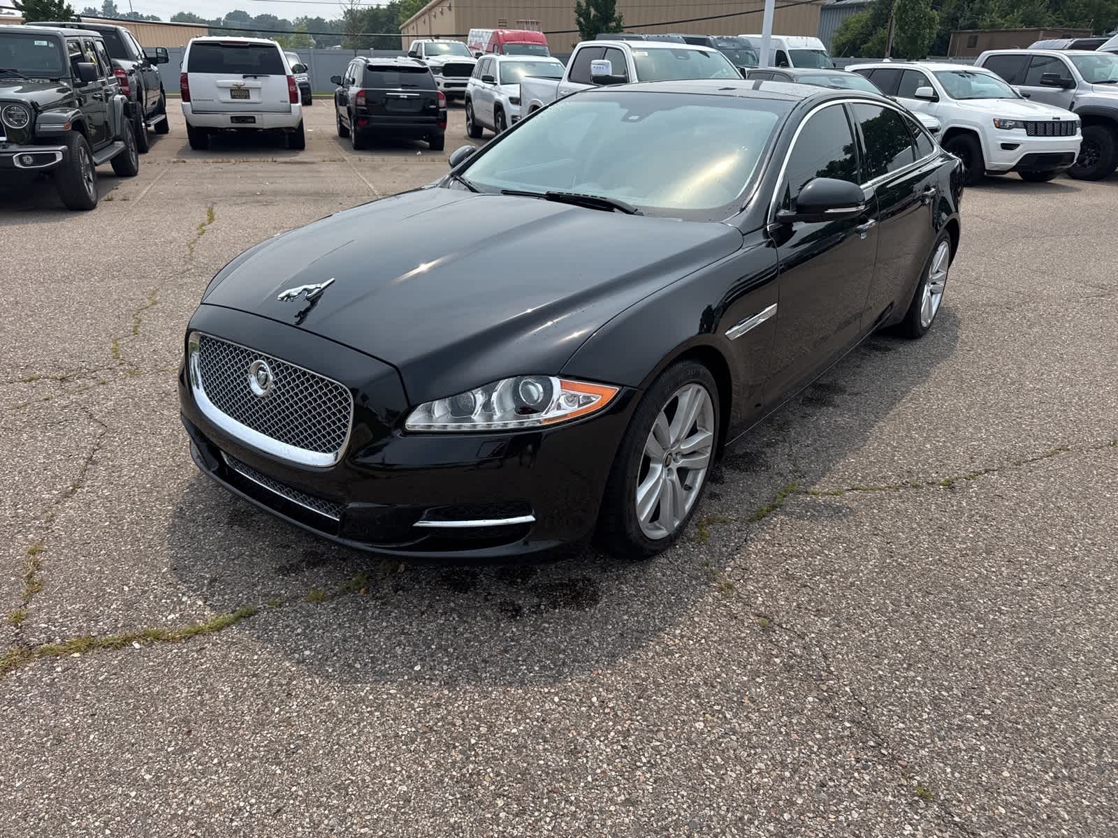 Thumbnail: 2011 Jaguar XJ - 1