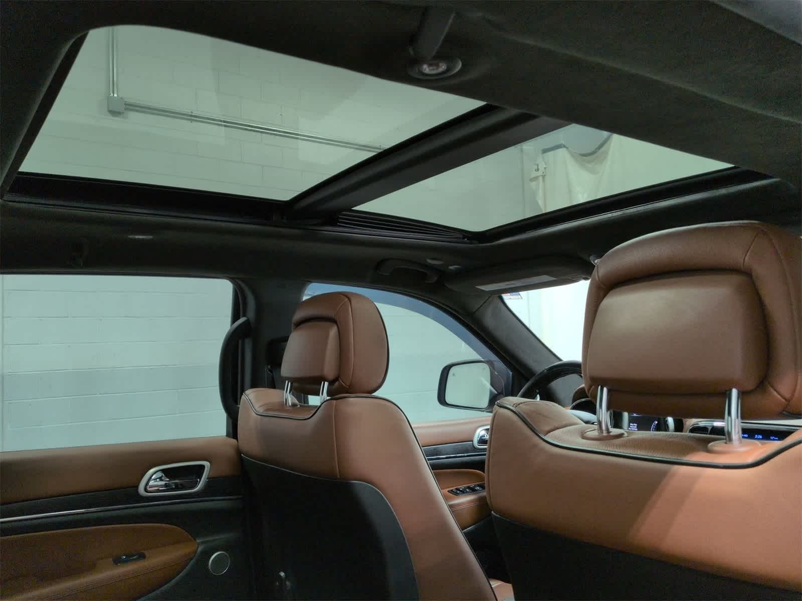 Thumbnail: 2019 Jeep Grand Cherokee - 23