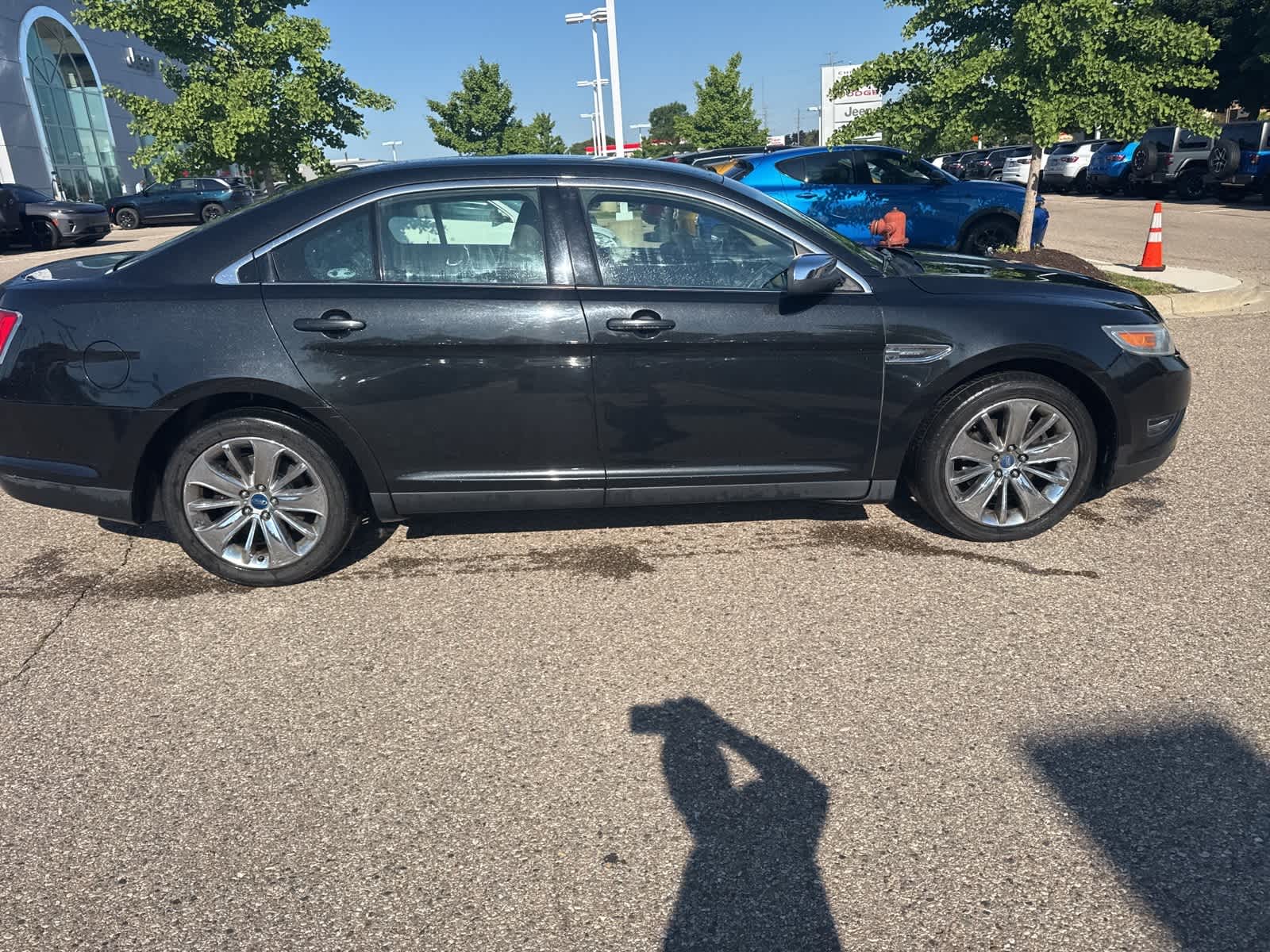 Thumbnail: 2010 Ford Taurus - 14