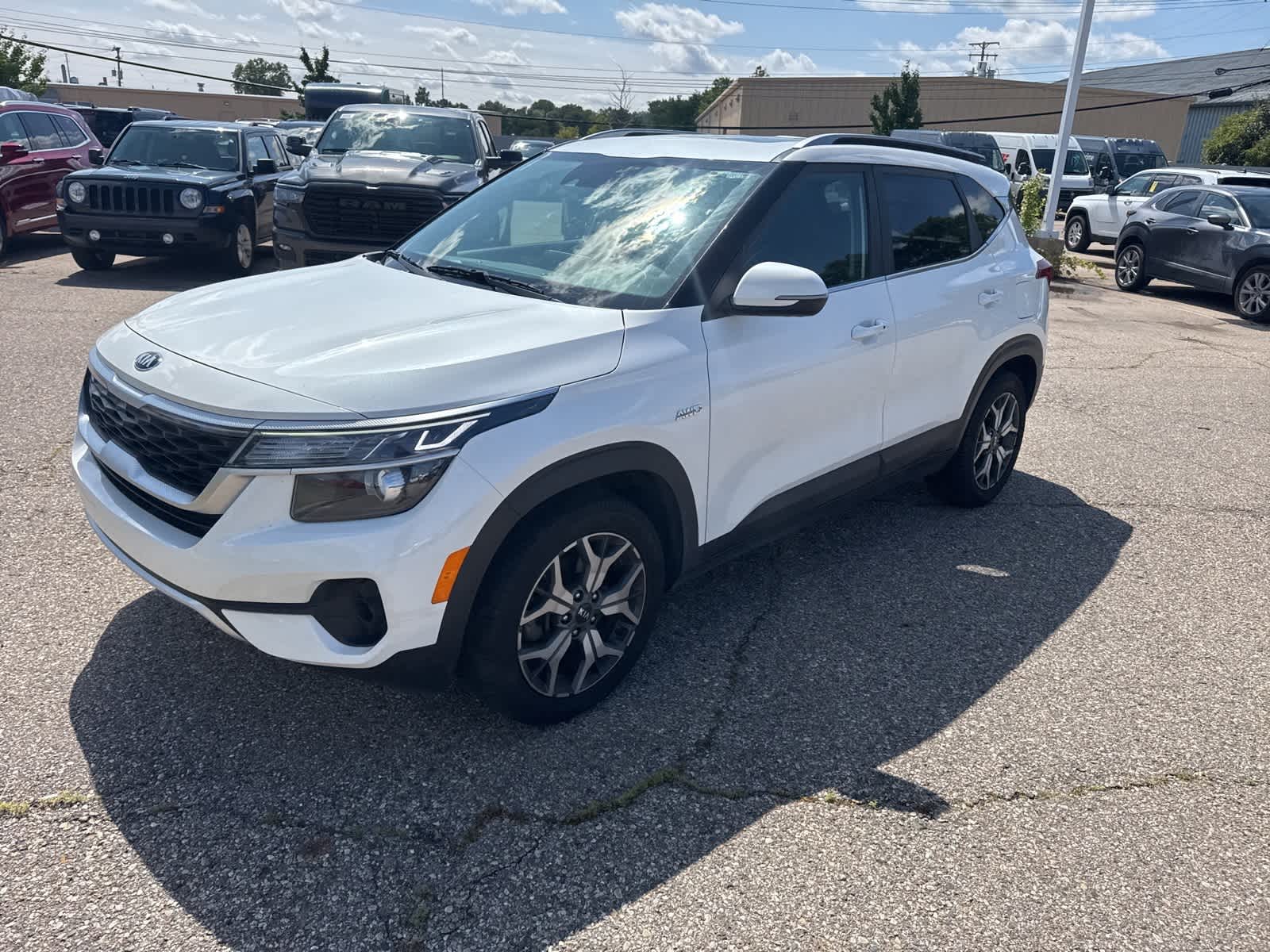 Thumbnail: 2021 Kia Seltos - 21