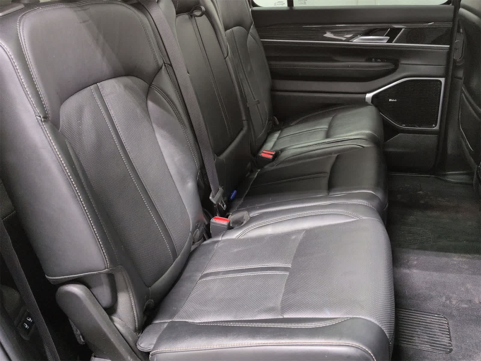 Thumbnail: 2022 Jeep Wagoneer - 22