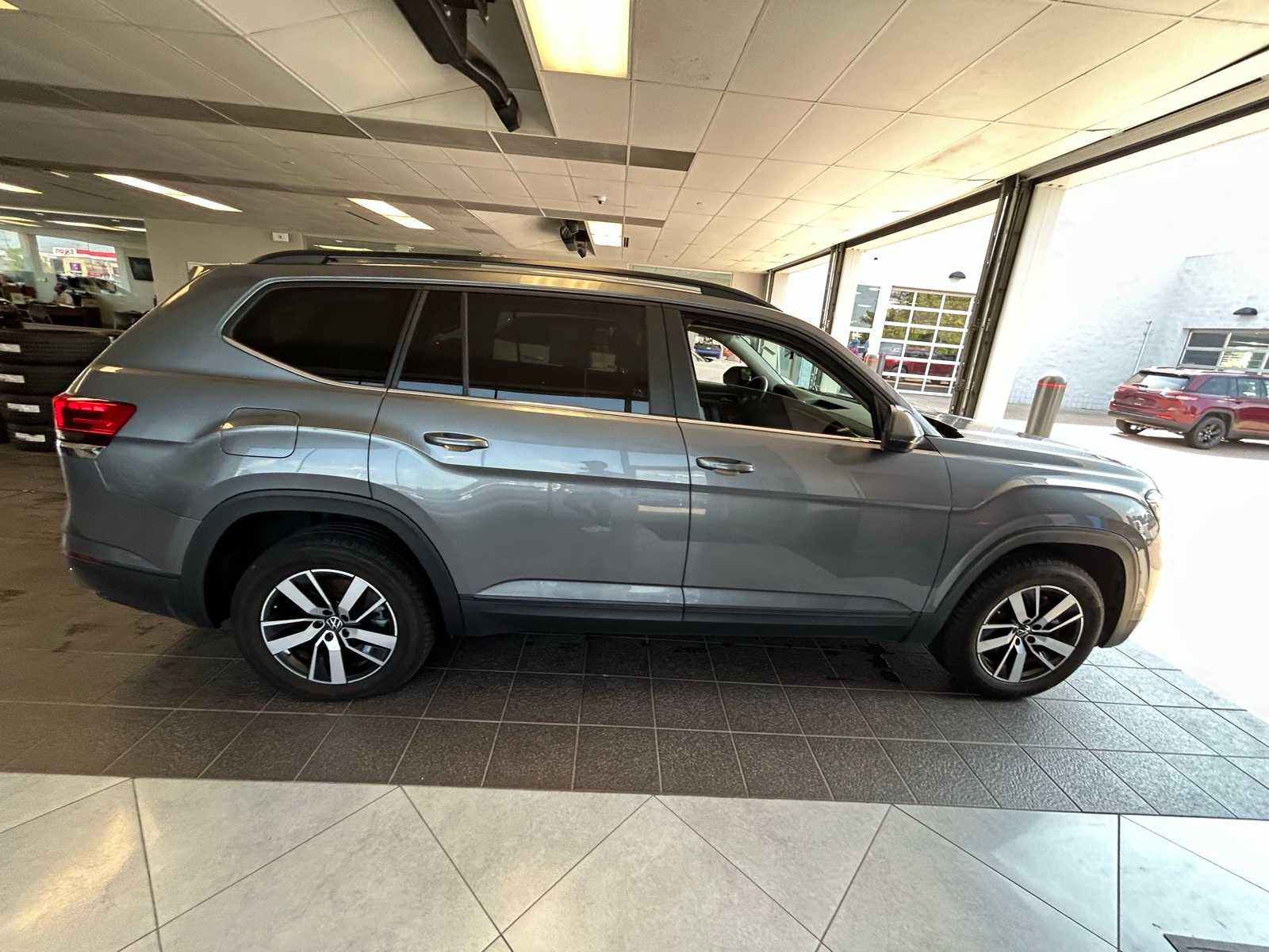 Thumbnail: 2022 Volkswagen Atlas - 13