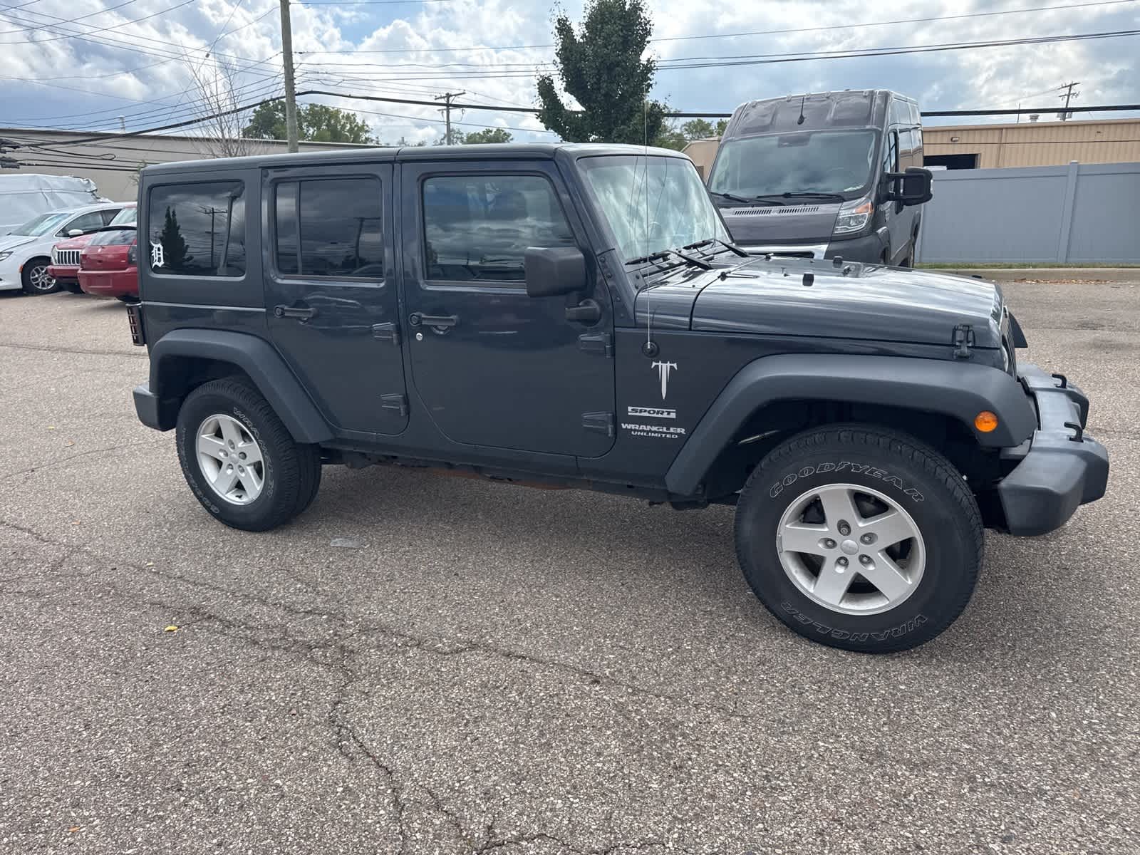 Thumbnail: 2017 Jeep Wrangler - 11