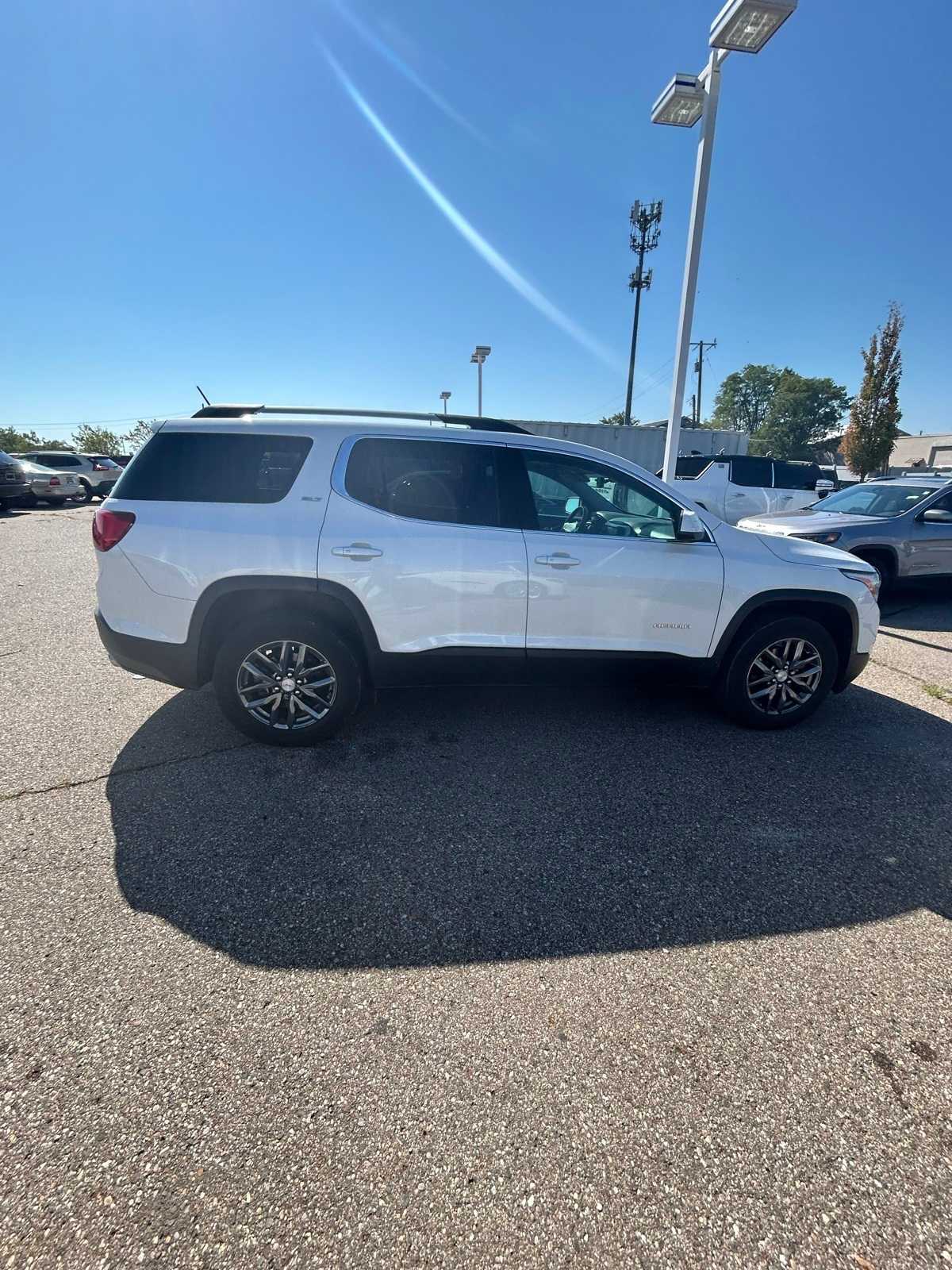 Thumbnail: 2019 GMC Acadia - 11
