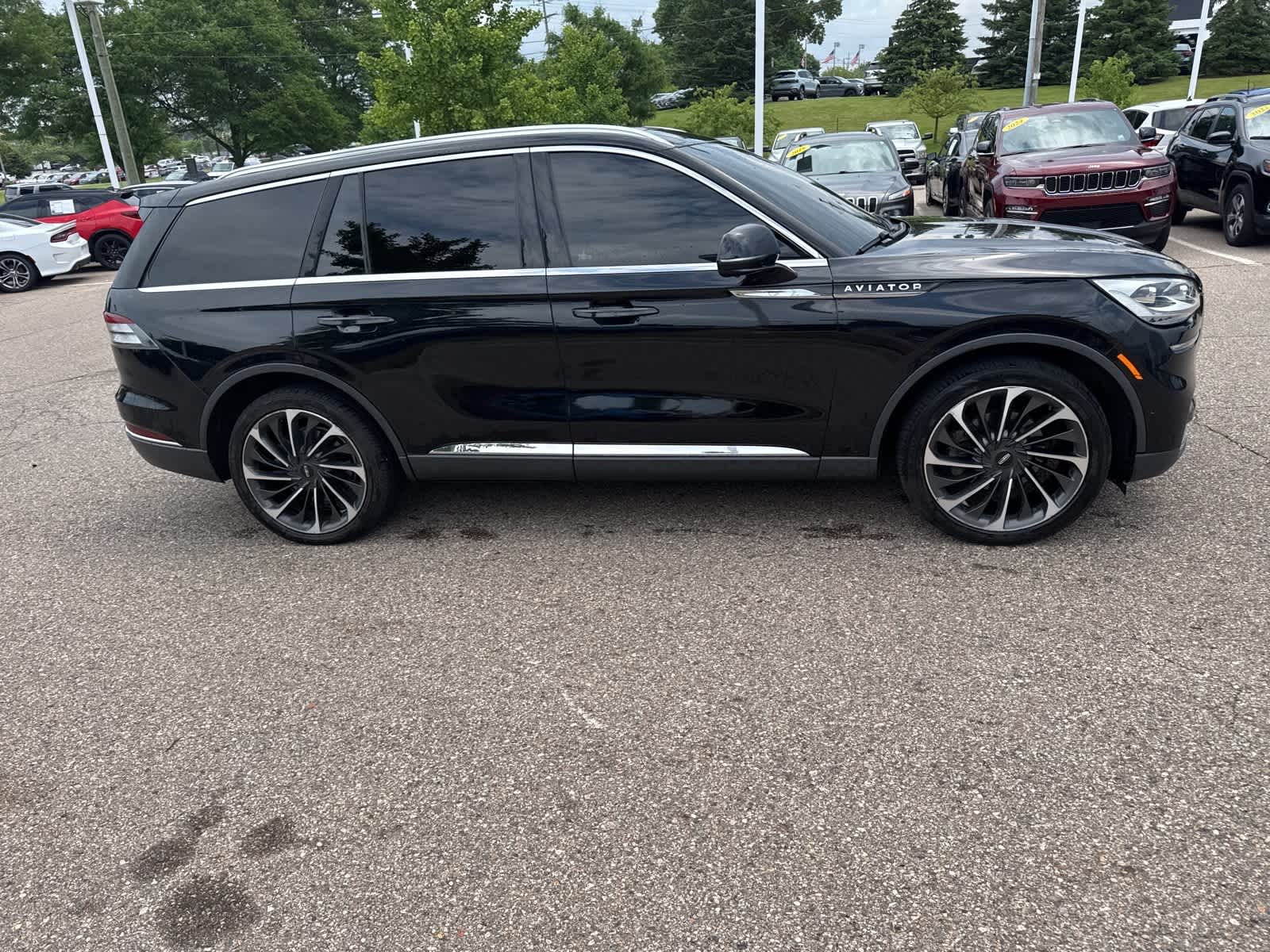 Thumbnail: 2020 Lincoln Aviator - 11