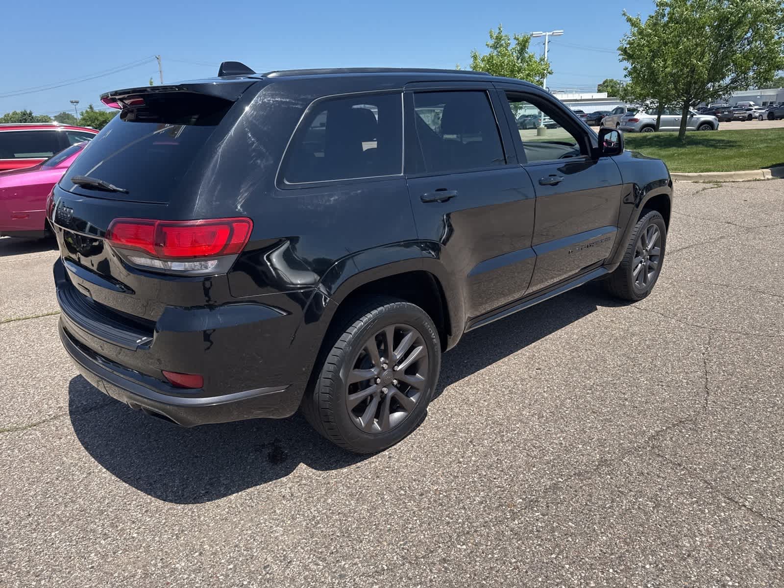 Thumbnail: 2018 Jeep Grand Cherokee - 19