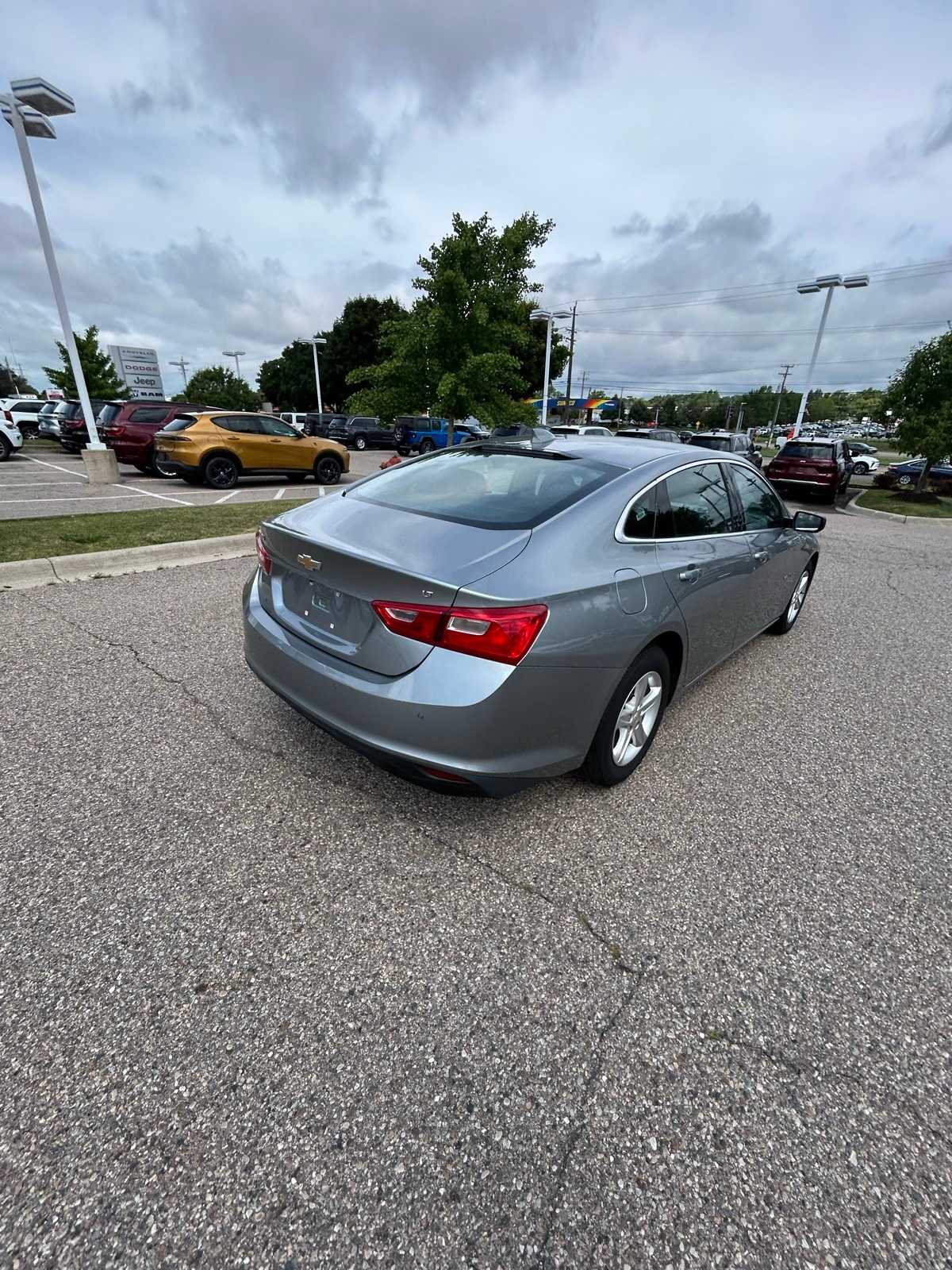 Thumbnail: 2024 Chevrolet Malibu - 15