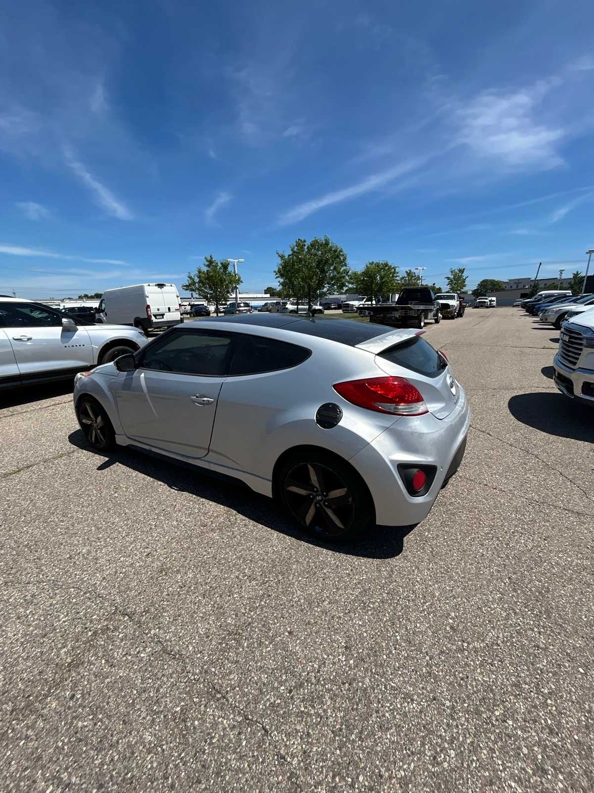 Thumbnail: 2015 Hyundai Veloster - 21
