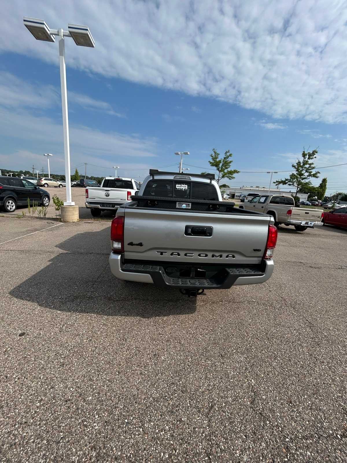 Thumbnail: 2023 Toyota Tacoma - 21