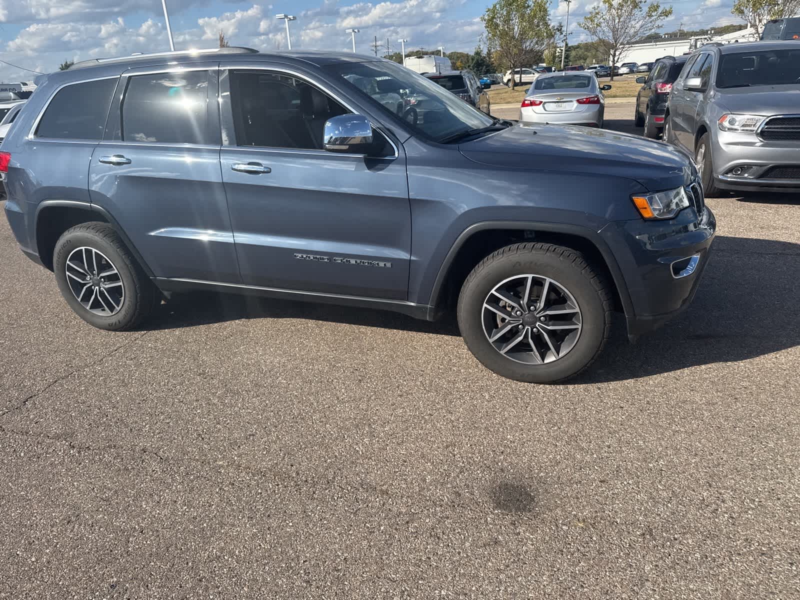 Thumbnail: 2019 Jeep Grand Cherokee - 10