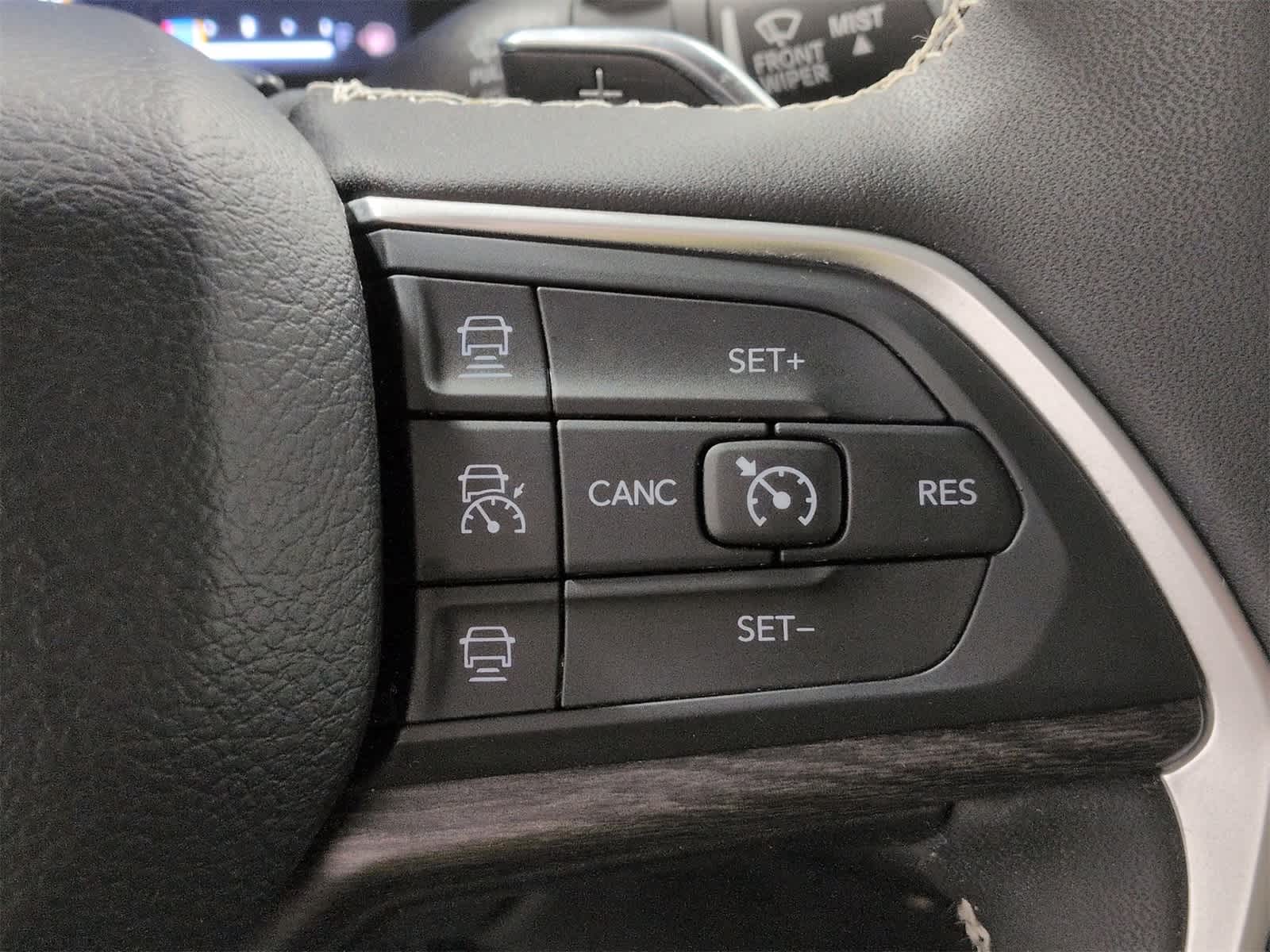 Thumbnail: 2023 Jeep Grand Cherokee - 25