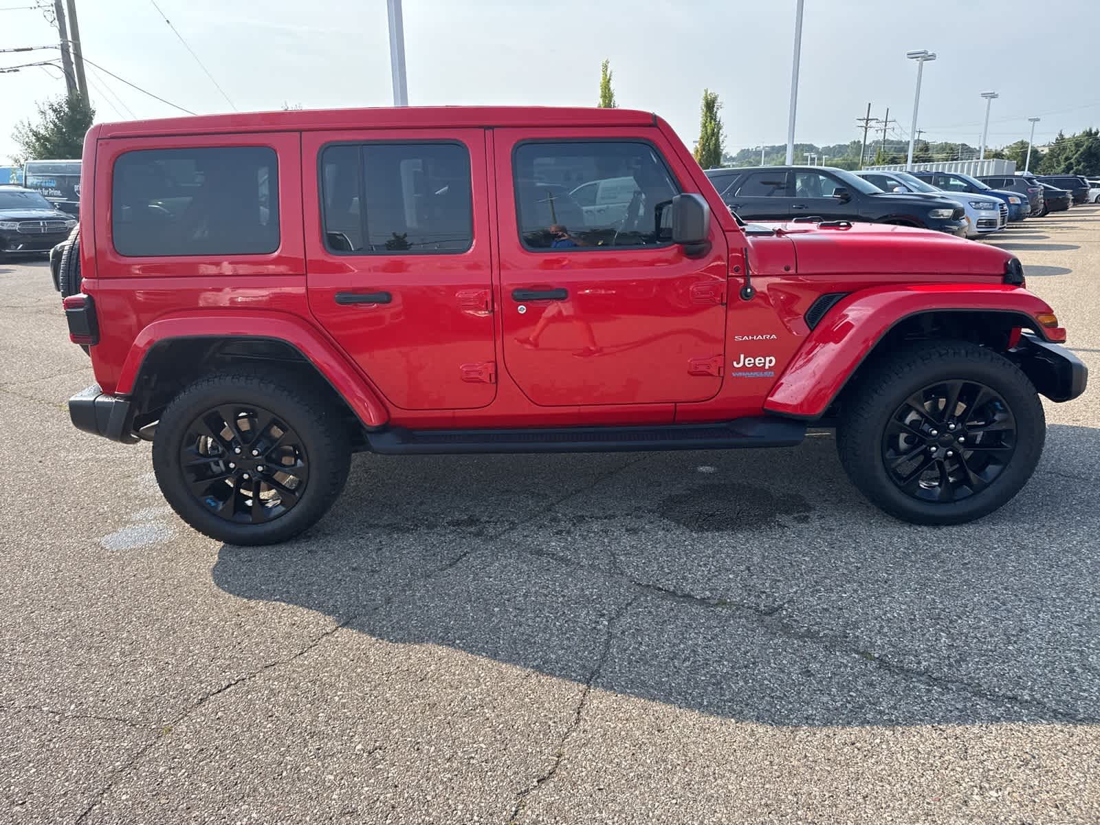Thumbnail: 2022 Jeep Wrangler - 12