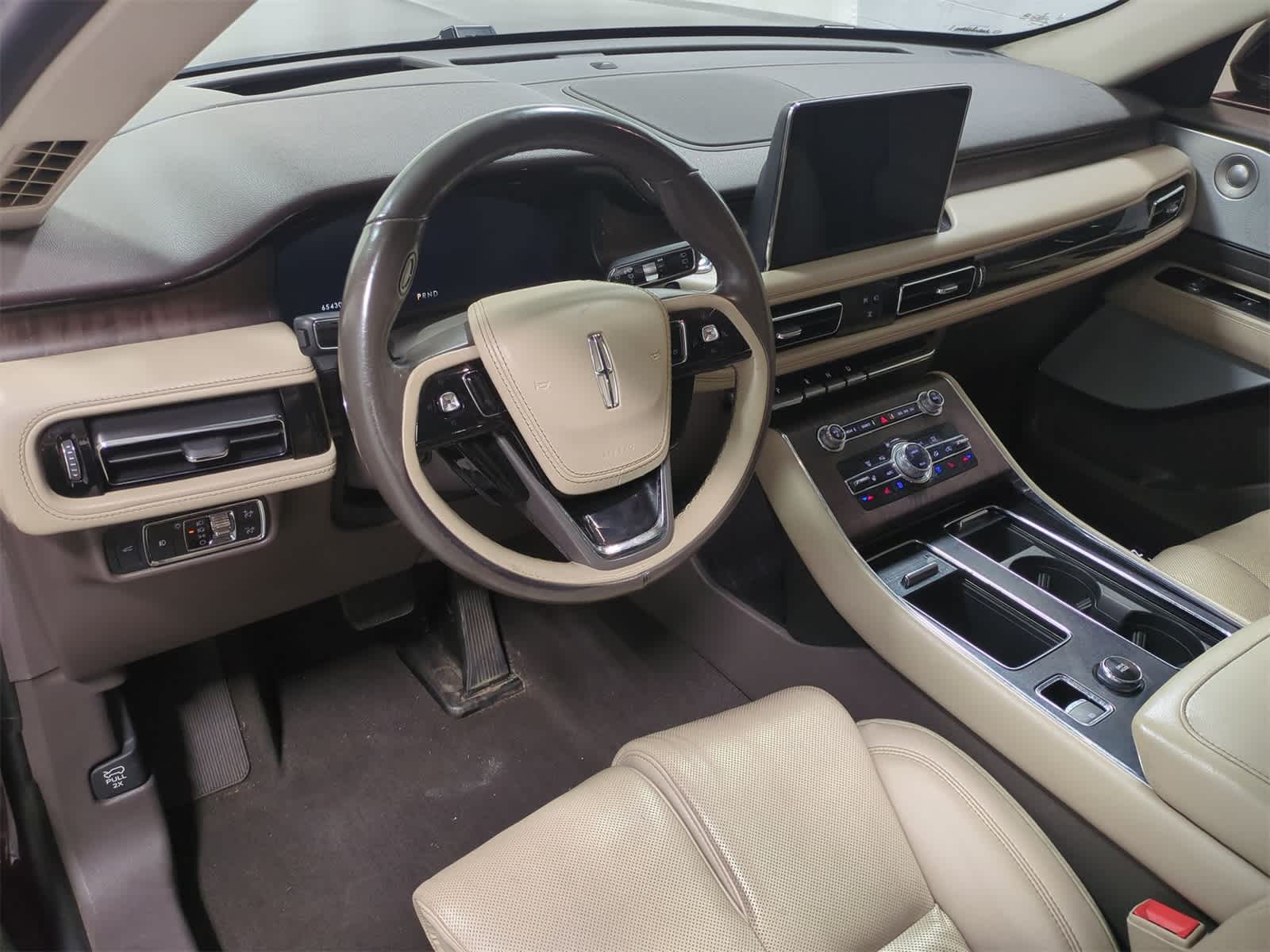 Thumbnail: 2020 Lincoln Aviator - 10