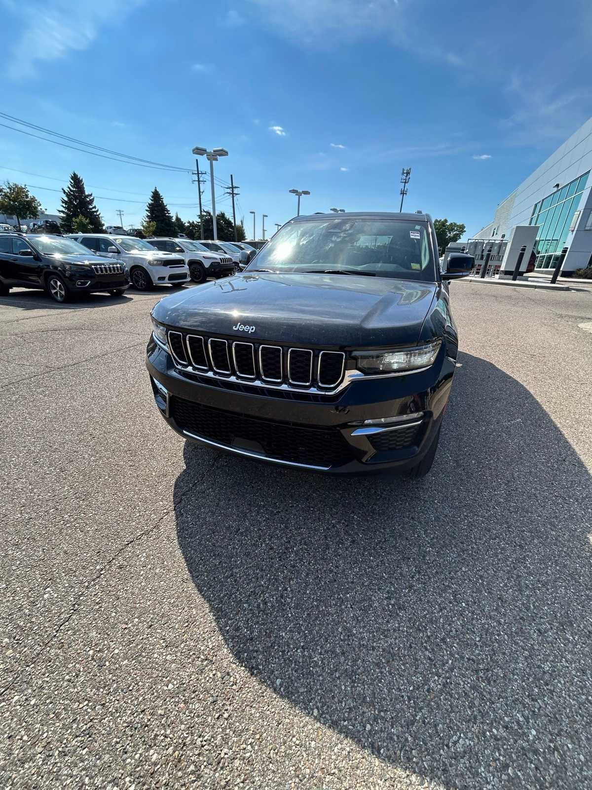 Thumbnail: 2022 Jeep Grand Cherokee - 6