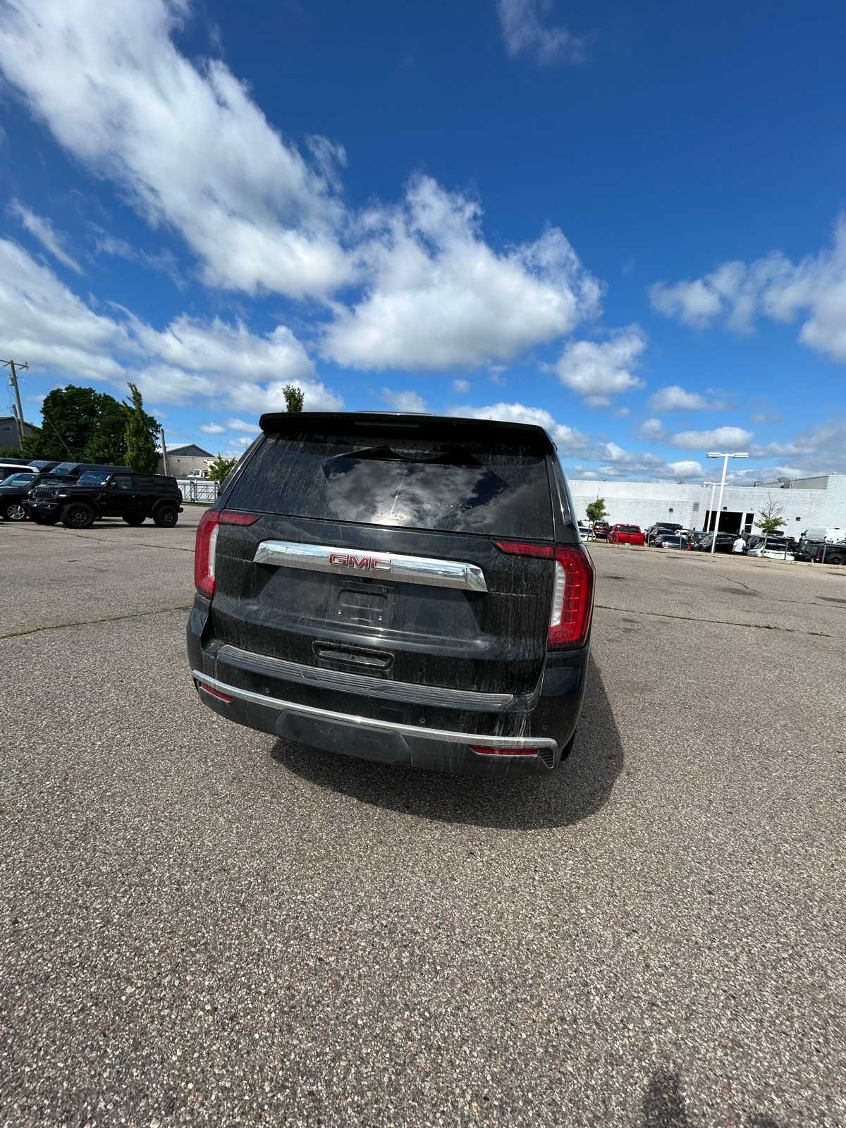 Thumbnail: 2021 GMC Yukon XL - 20