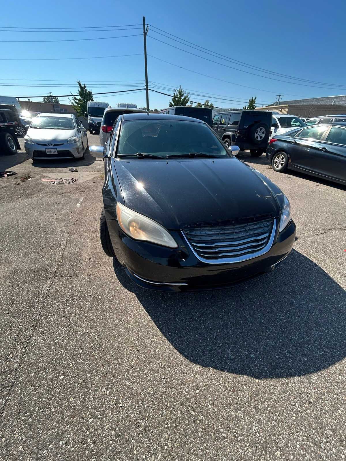 Thumbnail: 2013 Chrysler 200 - 8