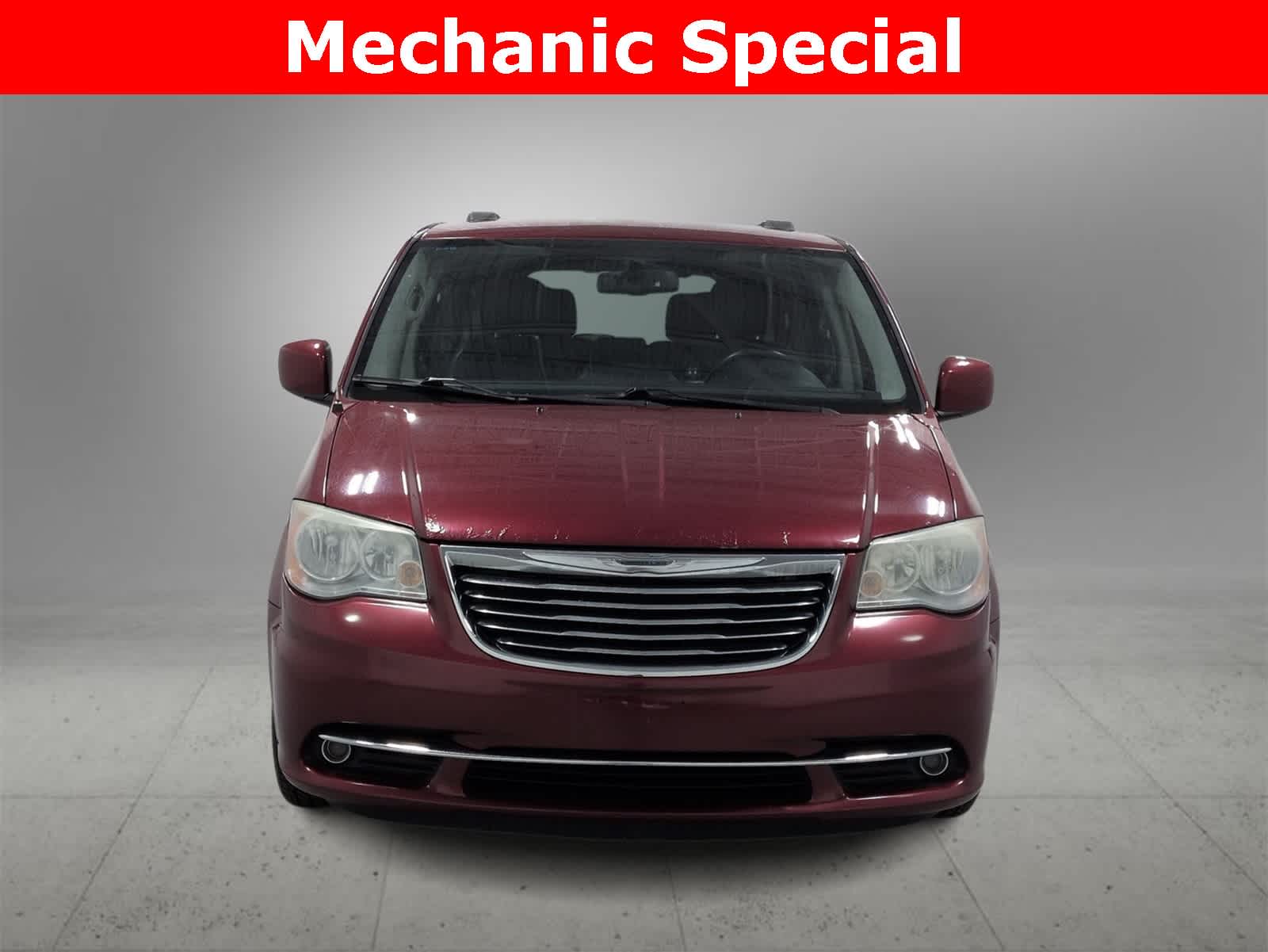 Thumbnail: 2012 Chrysler Town & Country - 3