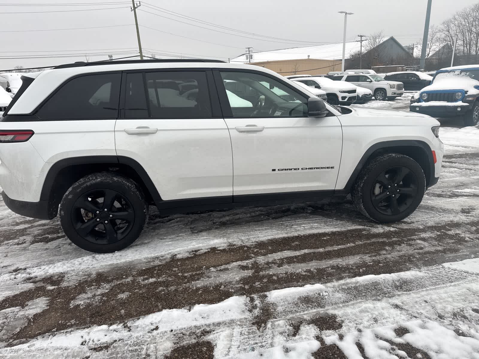 Thumbnail: 2023 Jeep Grand Cherokee - 7