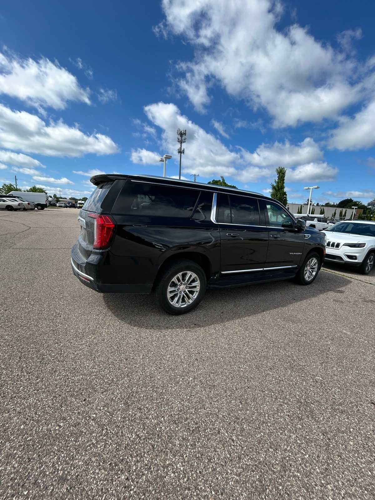 Thumbnail: 2021 GMC Yukon XL - 18