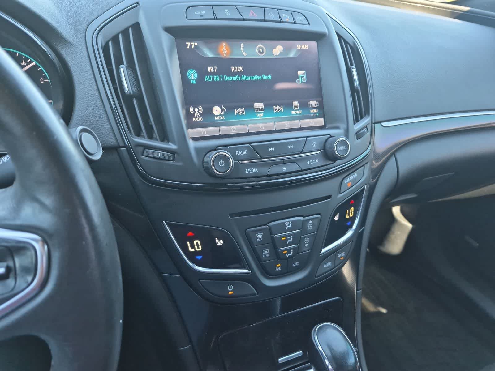 Thumbnail: 2016 Buick Regal - 27