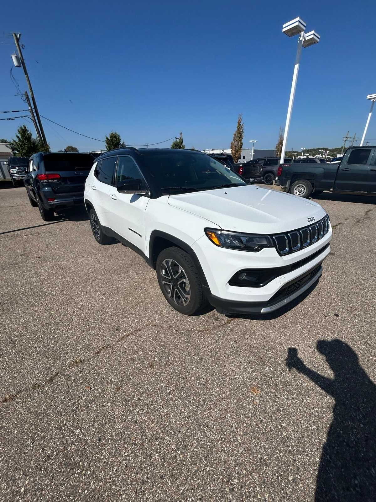 Thumbnail: 2022 Jeep Compass - 10