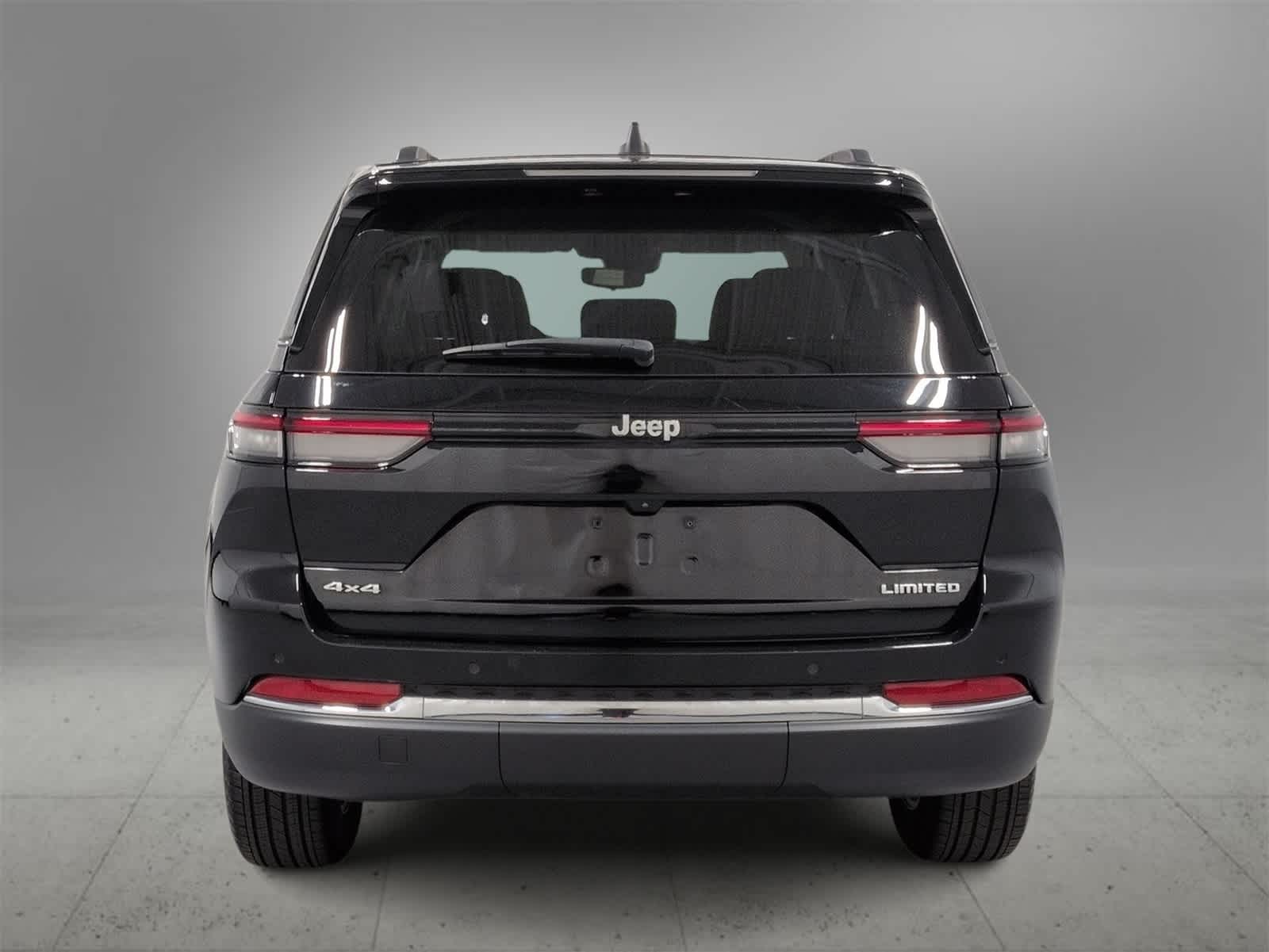 Thumbnail: 2023 Jeep Grand Cherokee - 7