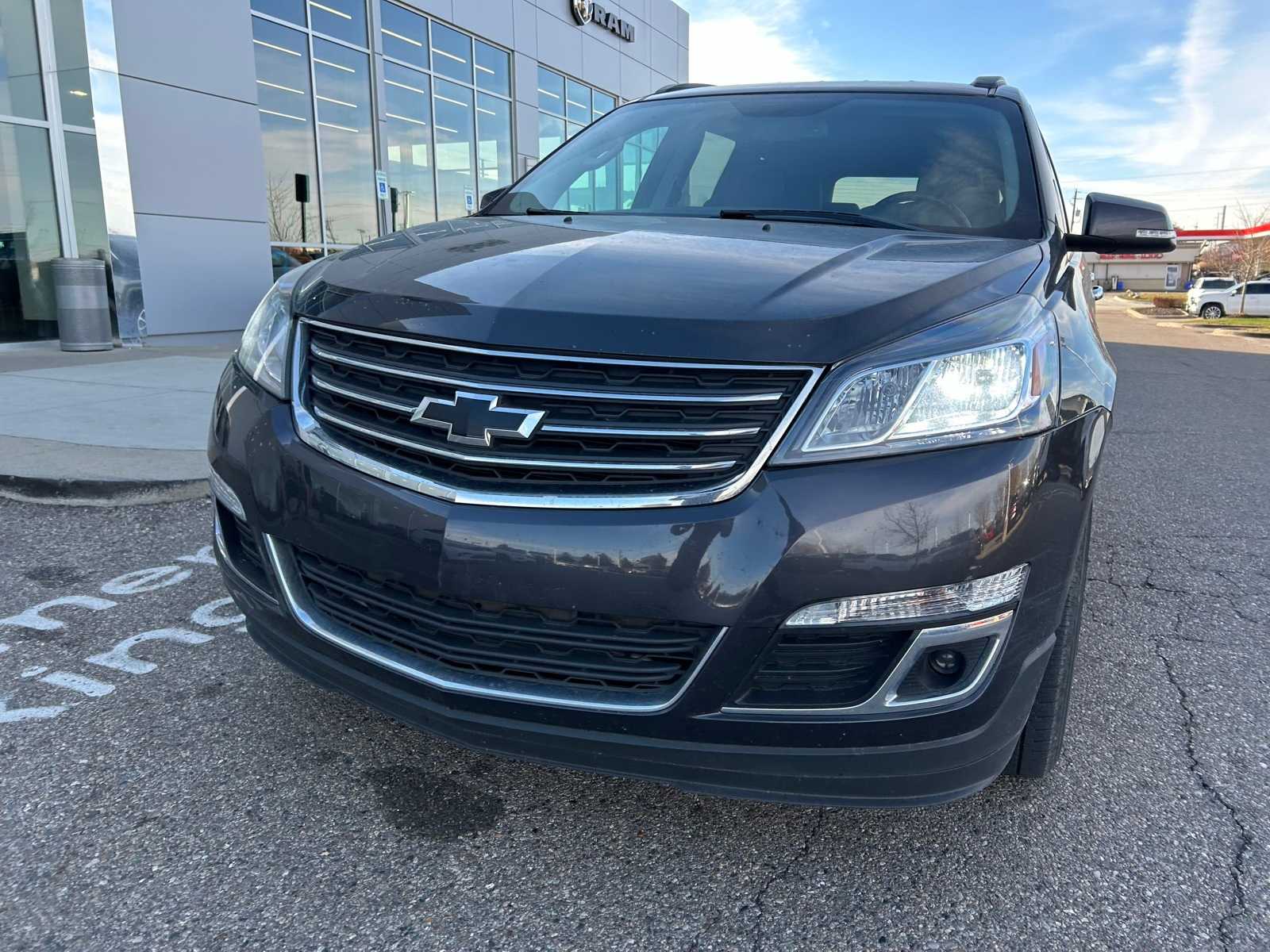 2016 Chevrolet Traverse 2LT photo 4