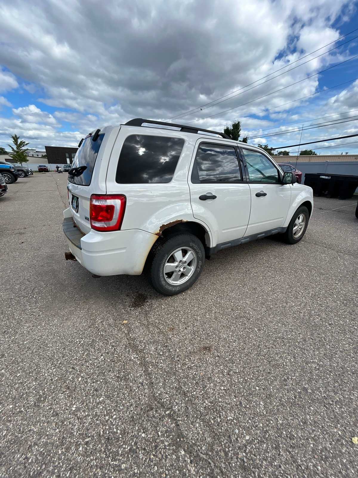 Thumbnail: 2011 Ford Escape - 19