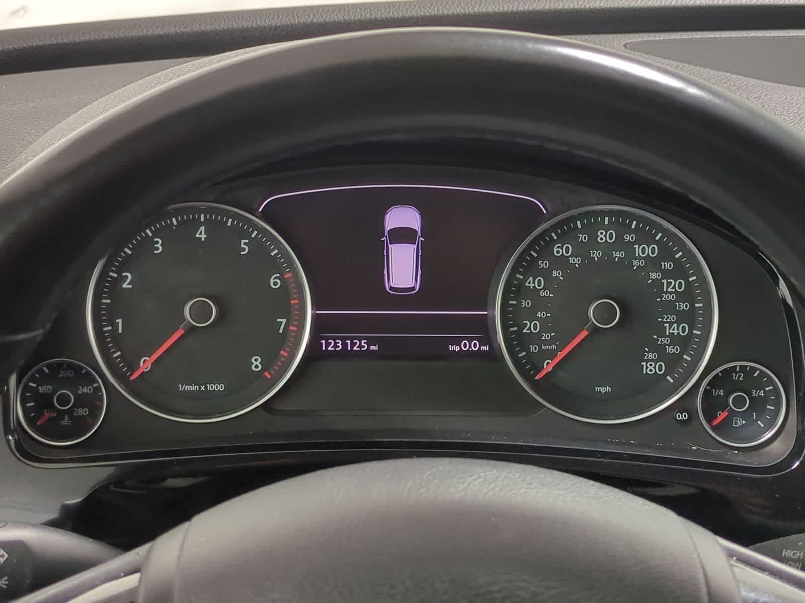 Thumbnail: 2014 Volkswagen Touareg - 31