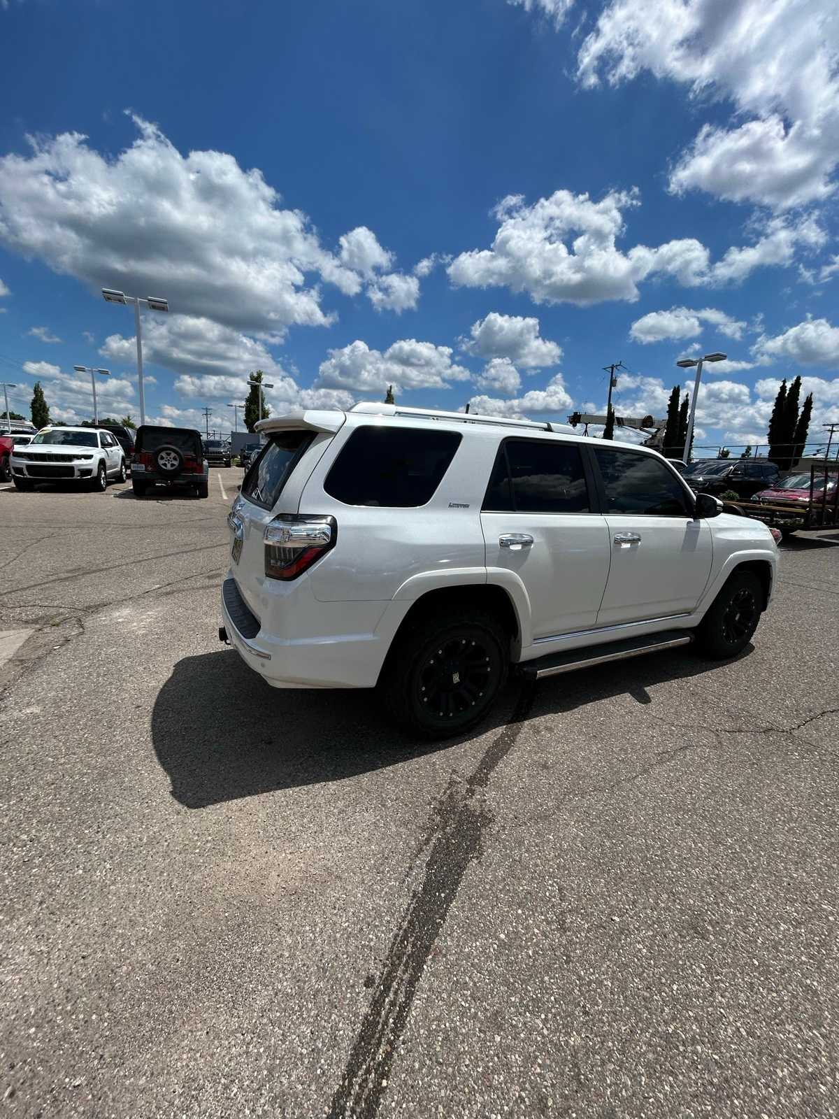 Thumbnail: 2014 Toyota 4Runner - 16
