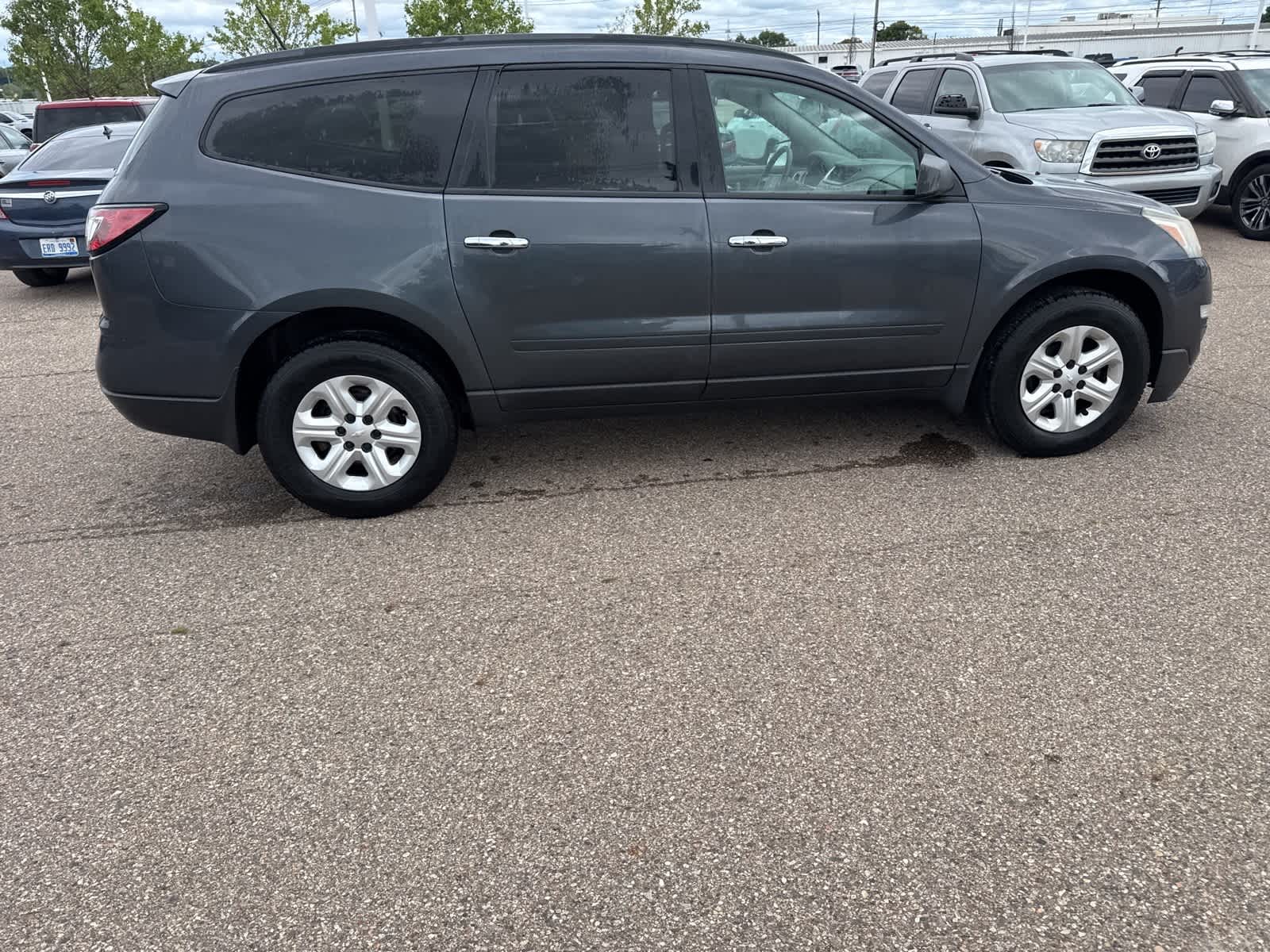 Thumbnail: 2014 Chevrolet Traverse - 14