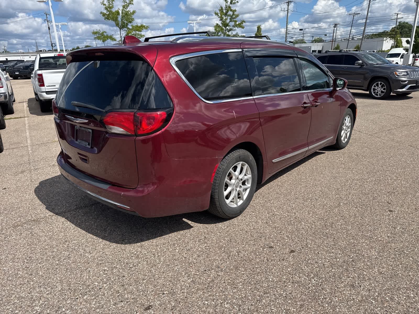 Thumbnail: 2020 Chrysler Pacifica - 17