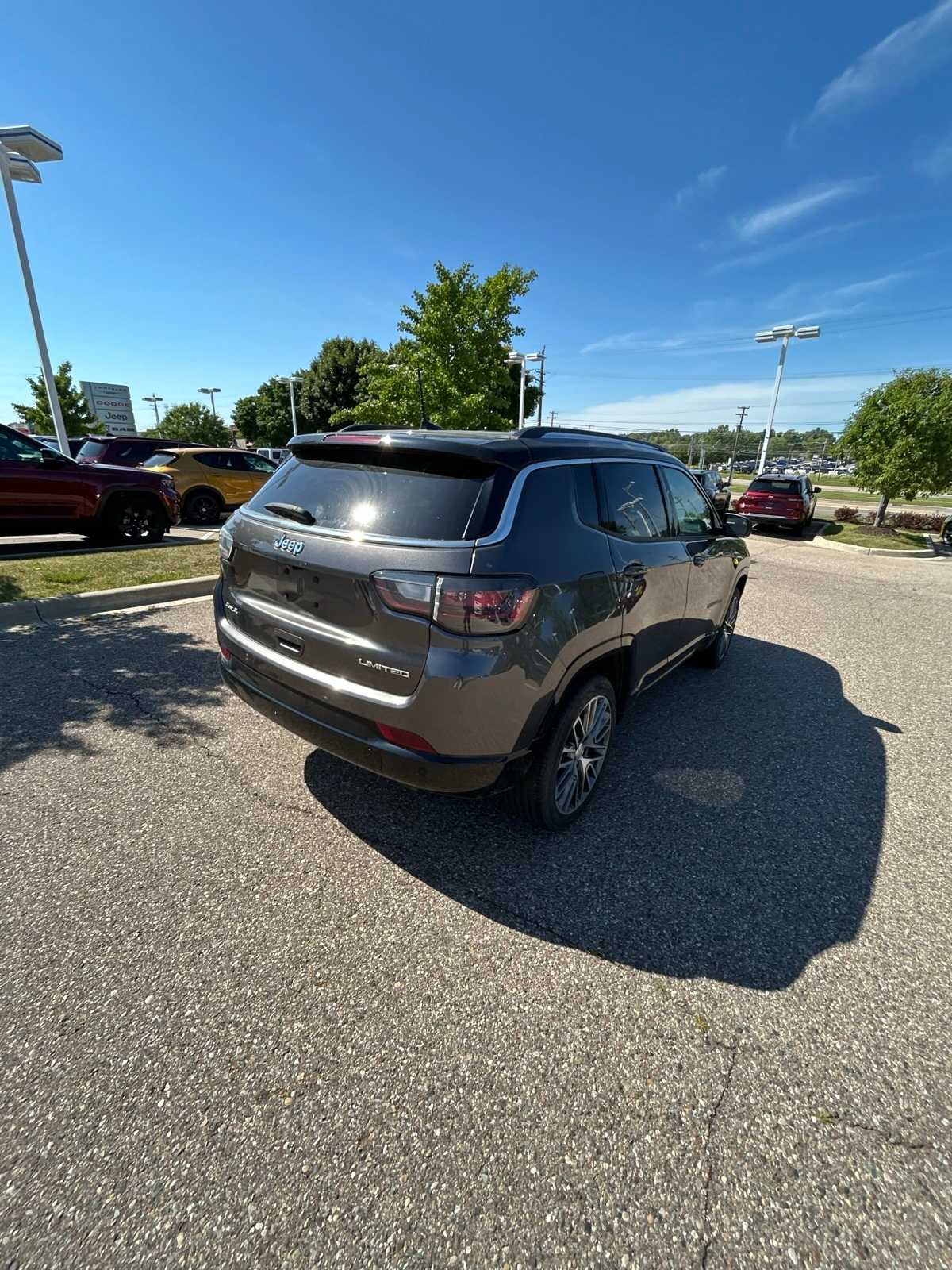 Thumbnail: 2022 Jeep Compass - 18