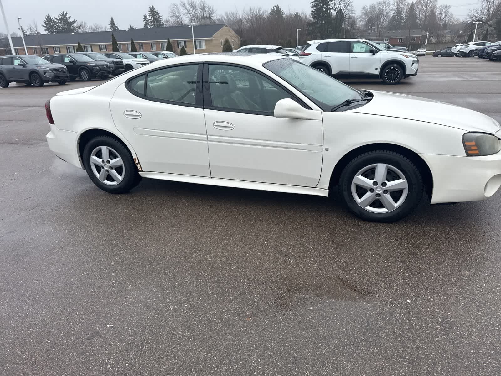 Thumbnail: 2008 Pontiac Grand Prix - 11